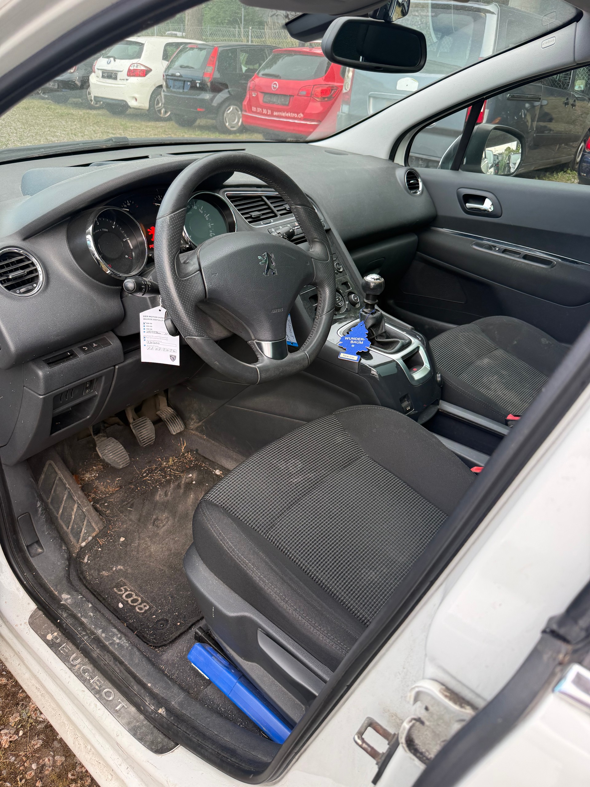 PEUGEOT 5008 2.0 HDI Sport-image-8