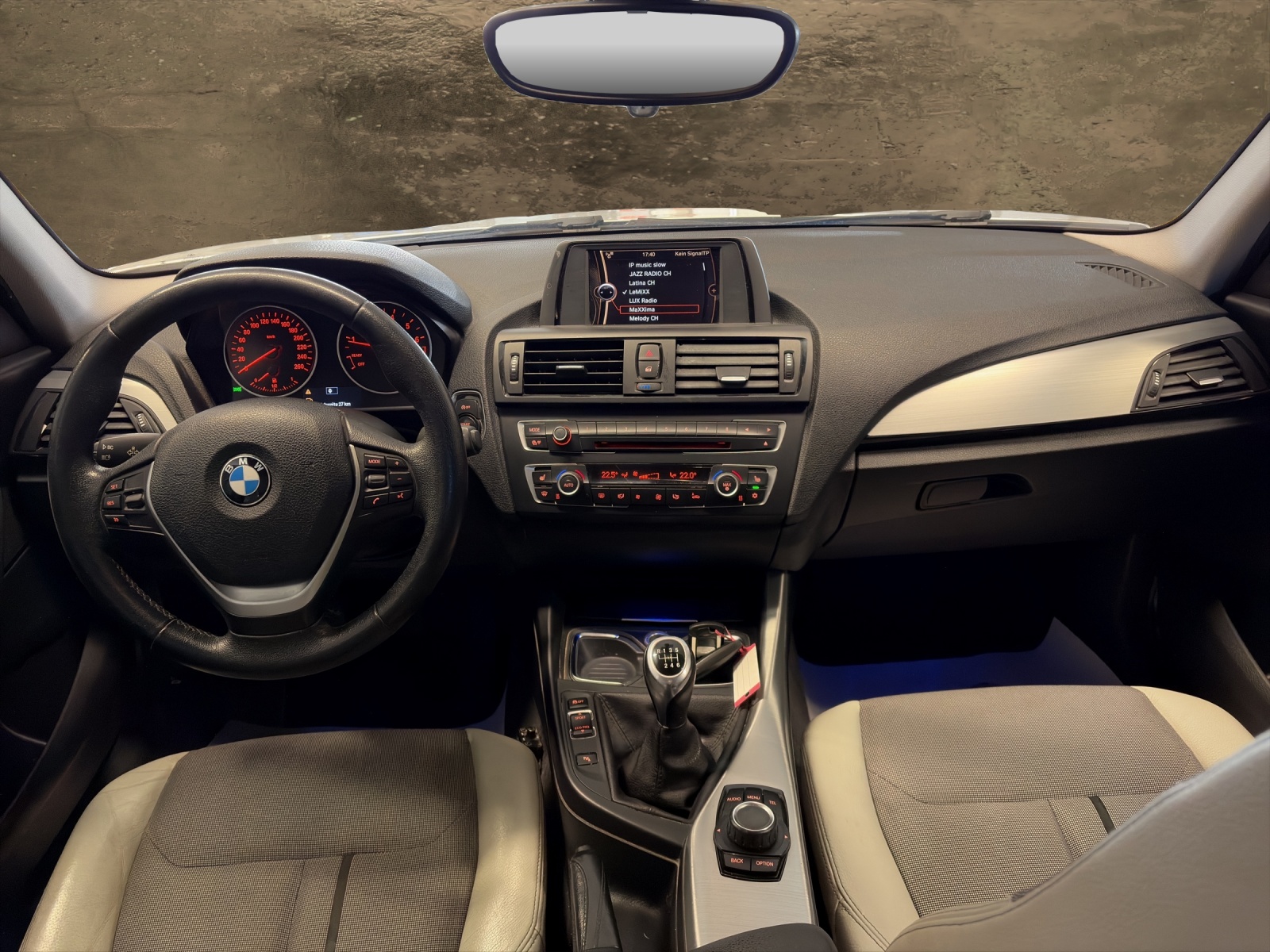 BMW 116i Sport Line Steptronic-image-7