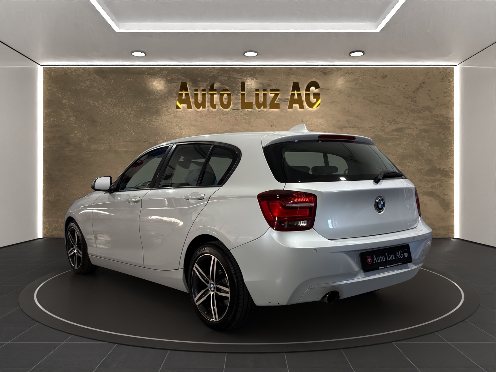 BMW 116i Sport Line Steptronic-image-5