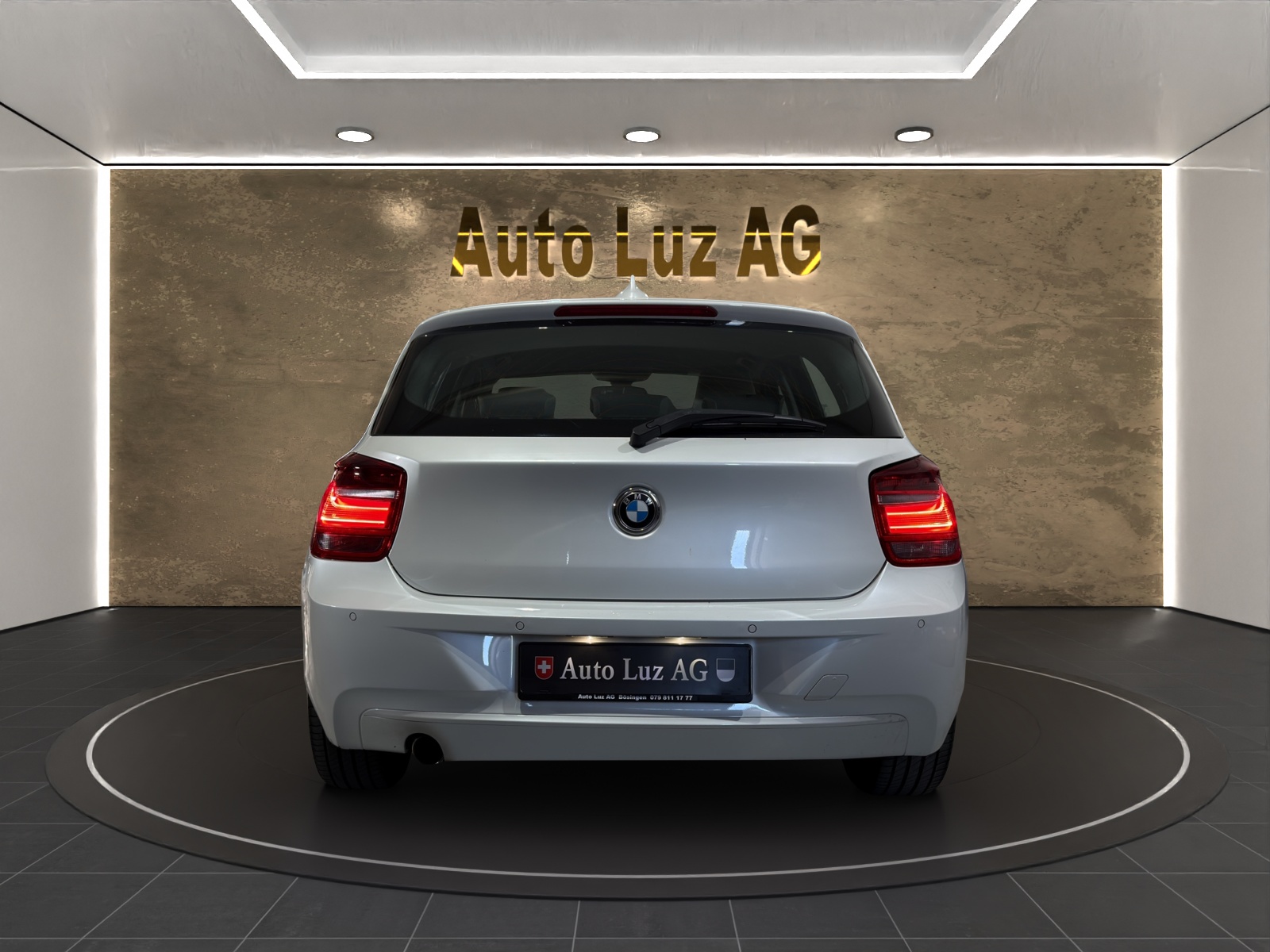 BMW 116i Sport Line Steptronic-showroom-element-2