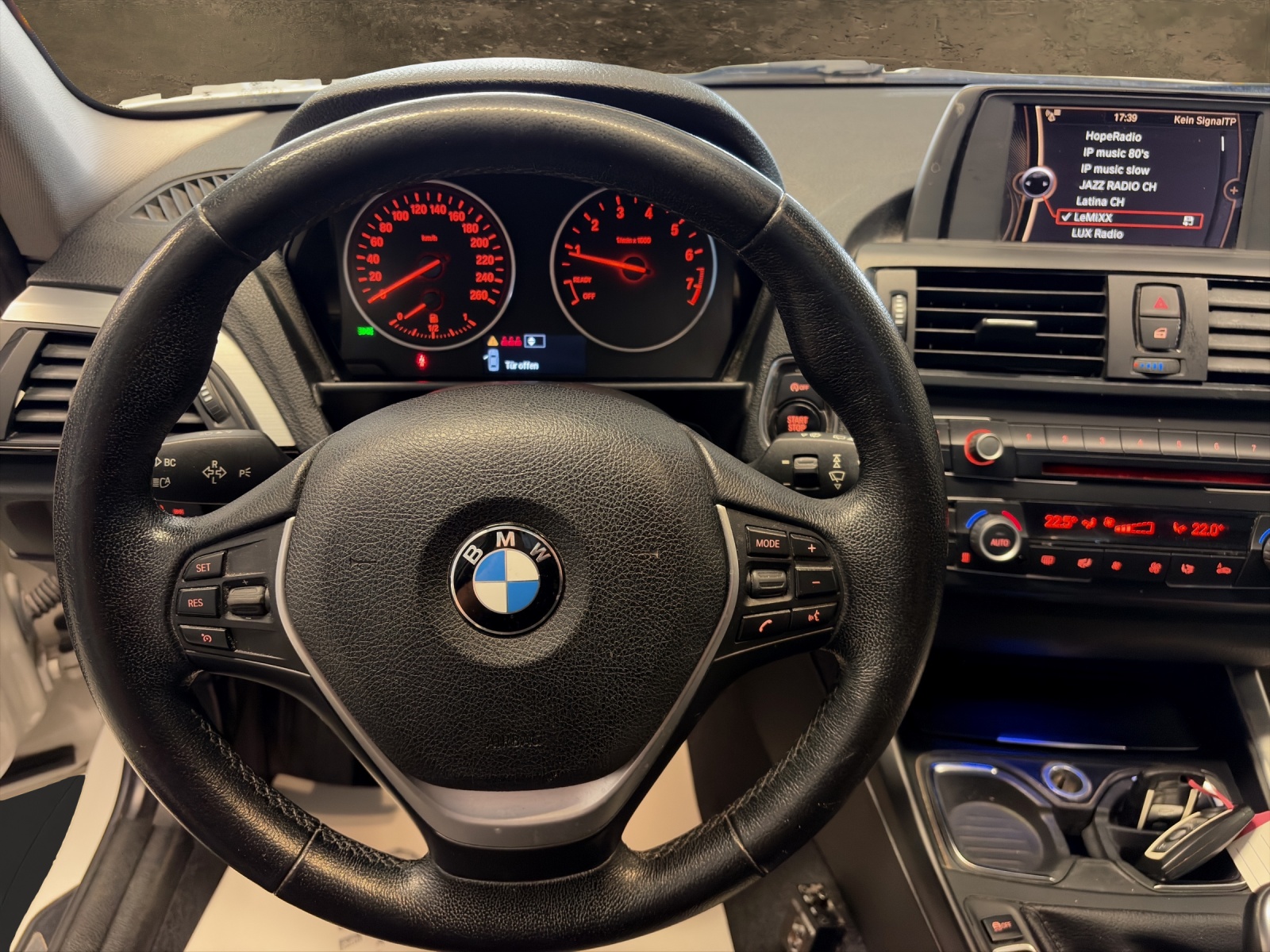 BMW 116i Sport Line Steptronic-image-11