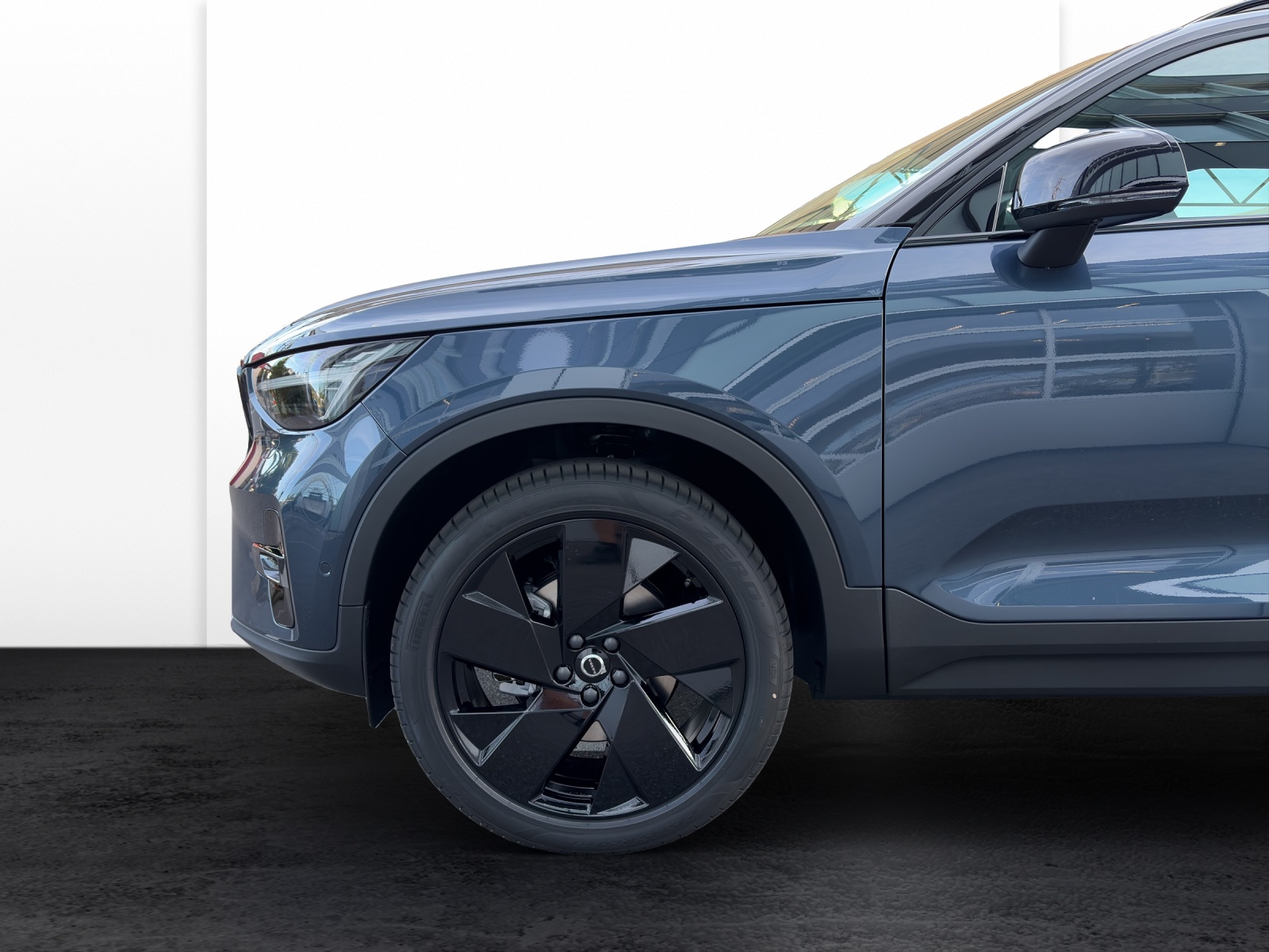 VOLVO XC40 2.0 B4 MH Black Edition-image-19