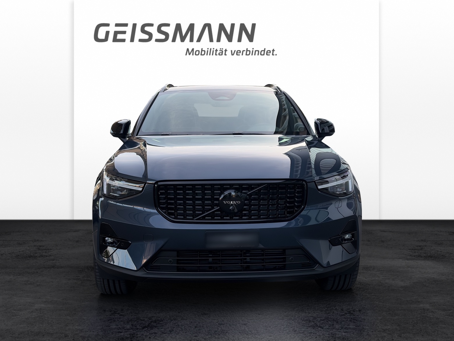 VOLVO XC40 2.0 B4 MH Black Edition-image-6