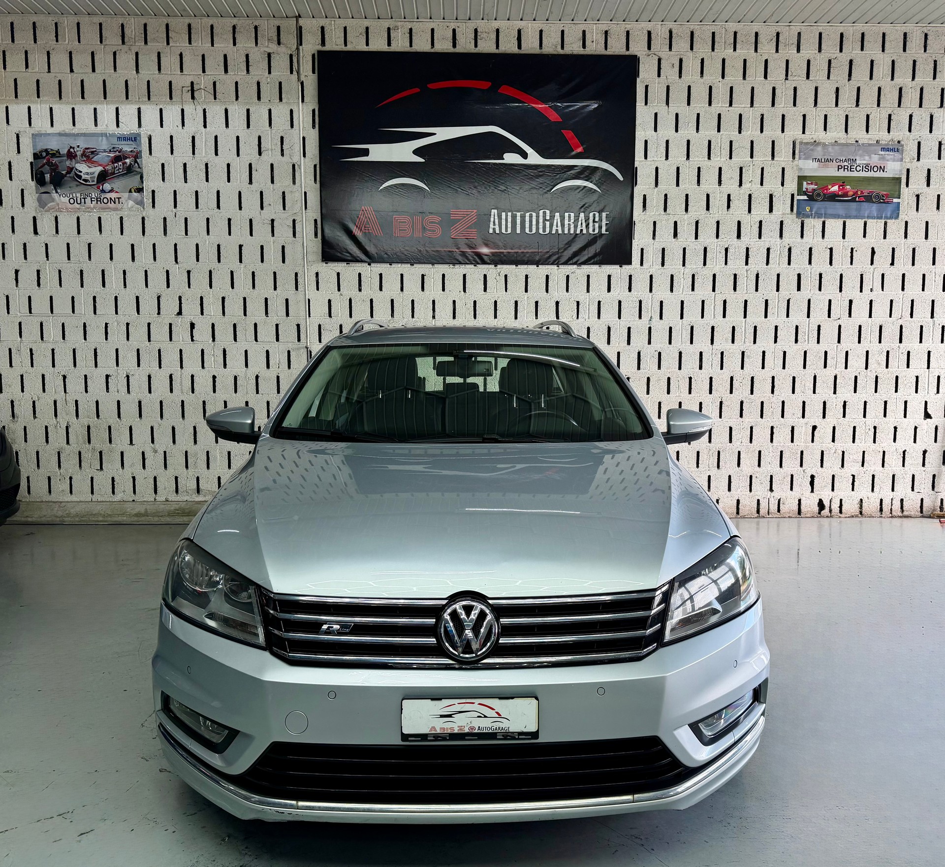 VW Passat Variant 3.6 FSI R-Line 4Motion DSG-image-1