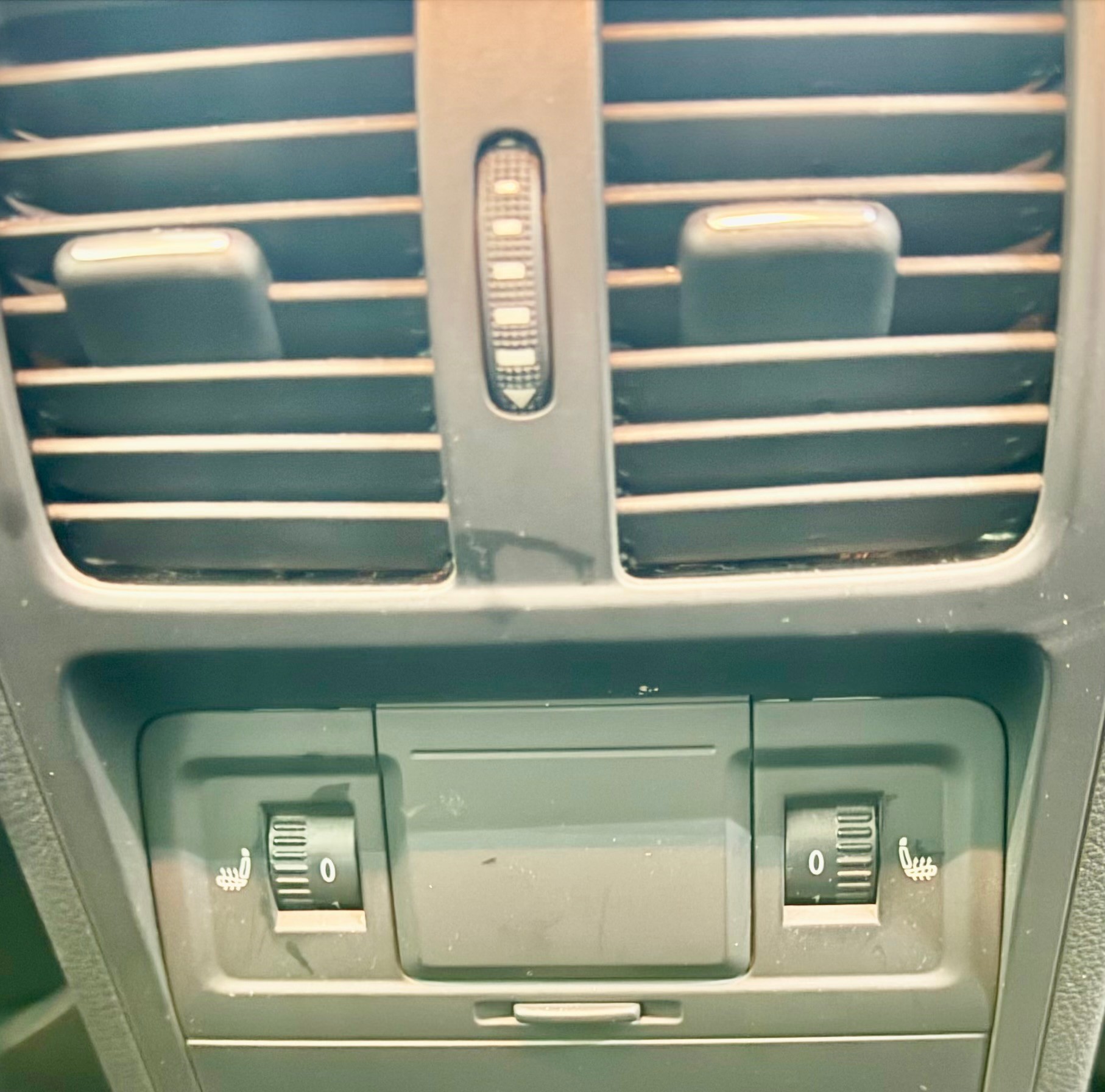 VW Passat Variant 3.6 FSI R-Line 4Motion DSG-image-6