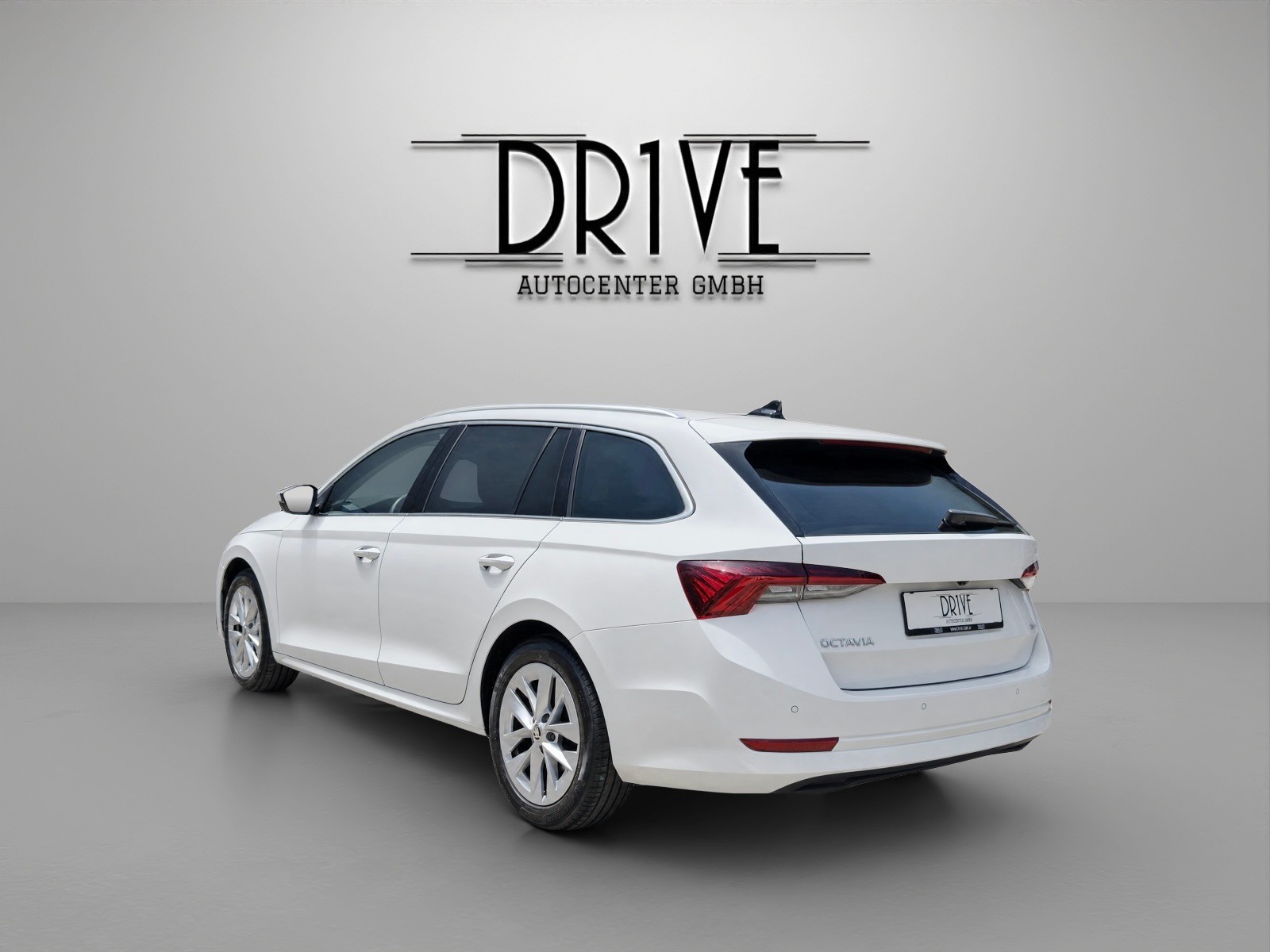 SKODA Octavia Combi 2.0 TDI DSG Ambition 4x4-image-6