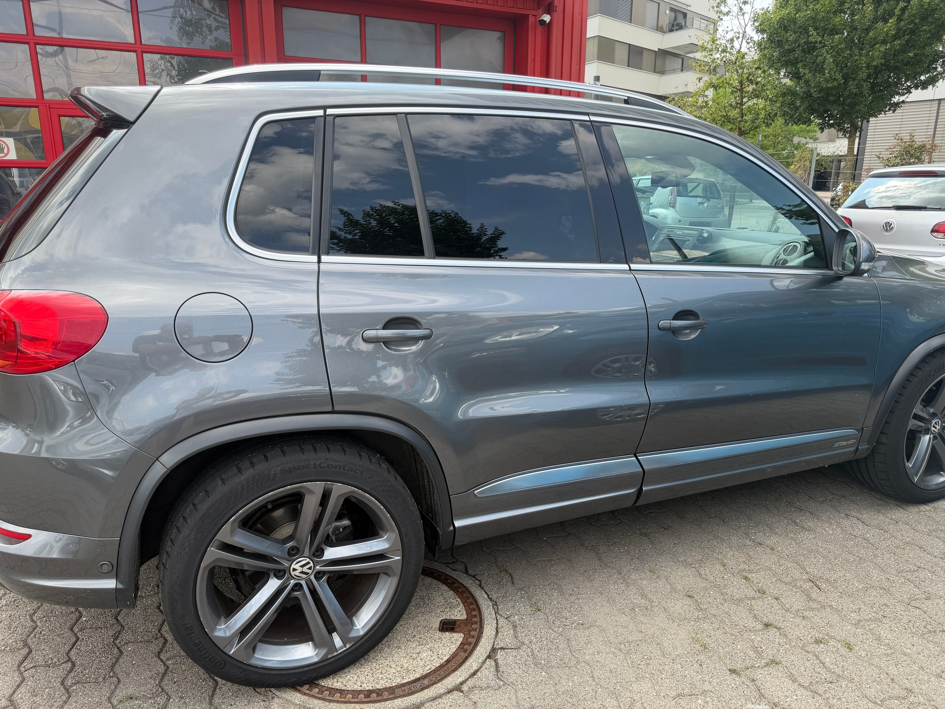 VW Tiguan 2.0 TSI Sport&Style 4Motion-showroom-element-3
