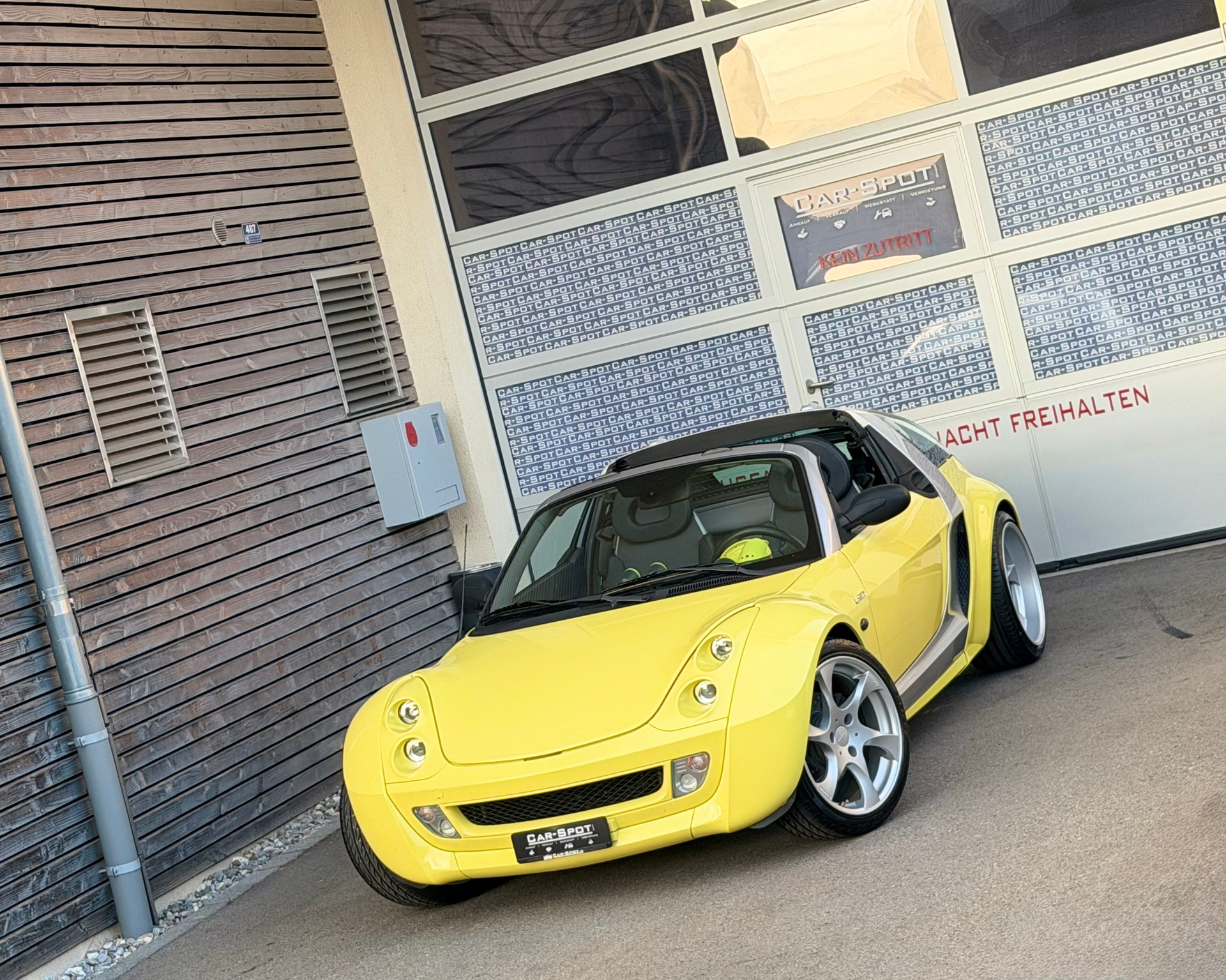 SMART roadster-coupé-showroom-element-1