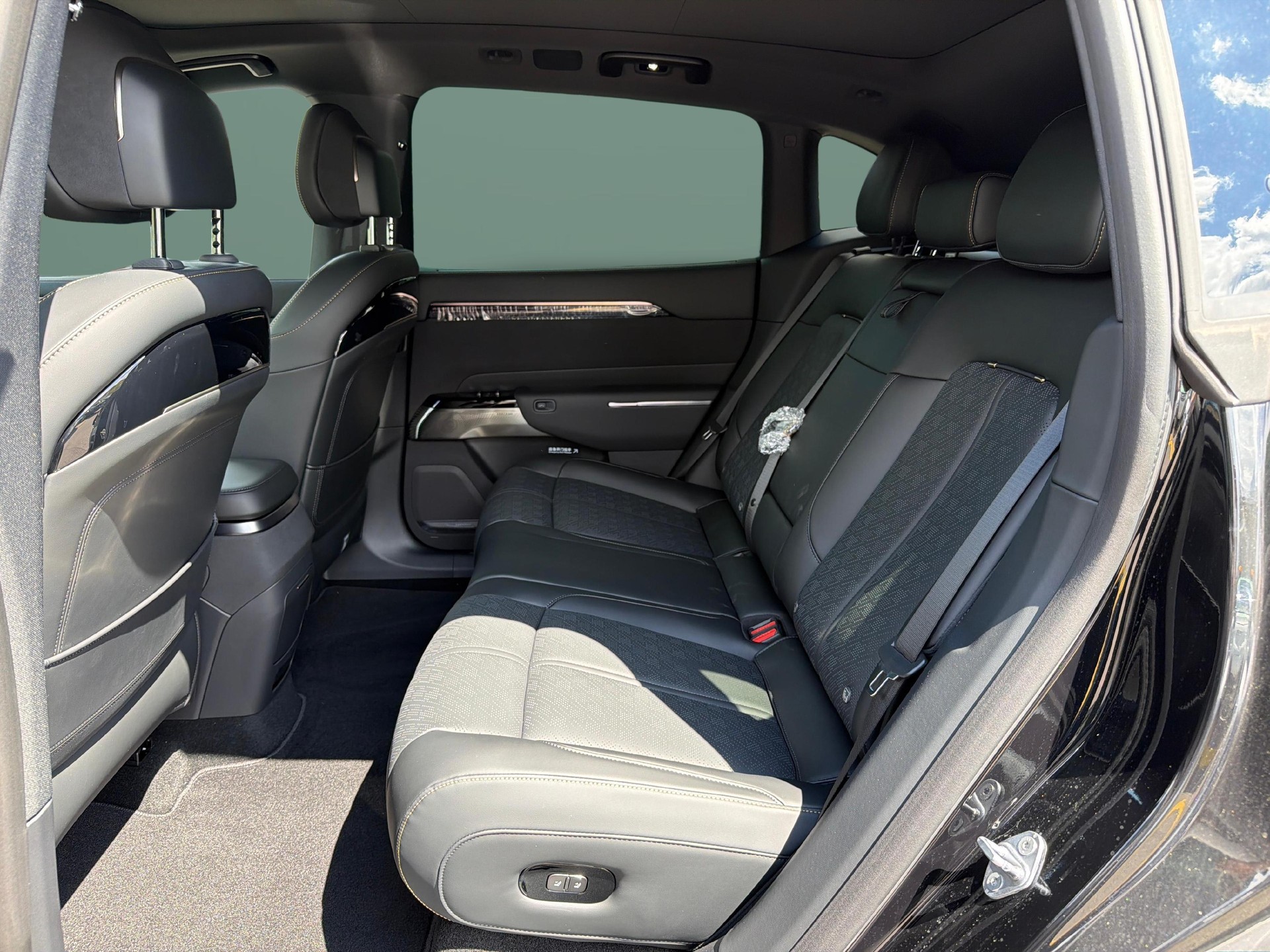 ZEEKR 7X Privilege AWD-image-9