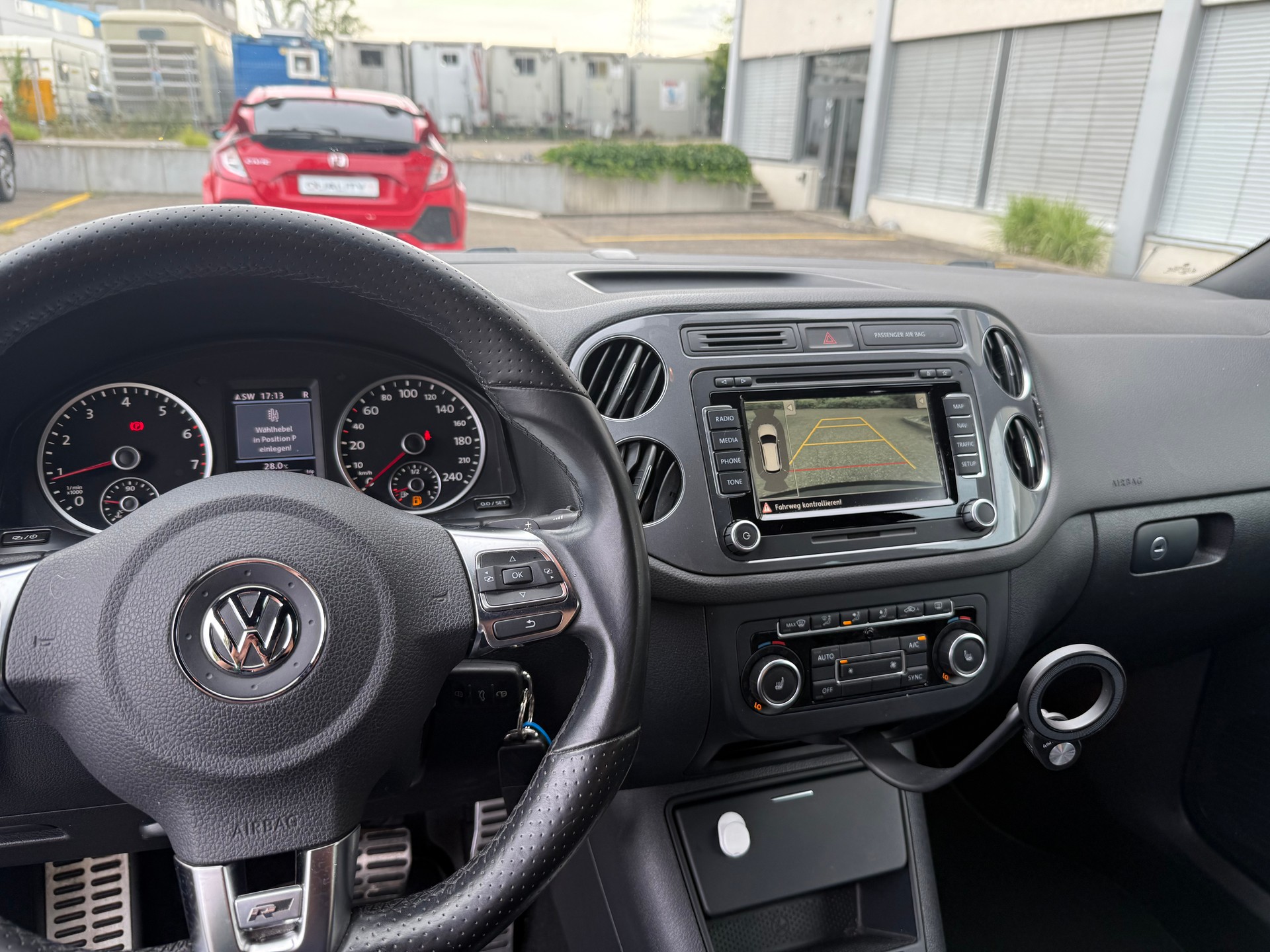 VW Tiguan 2.0 TSI Cup R-Line 4Motion DSG-image-6