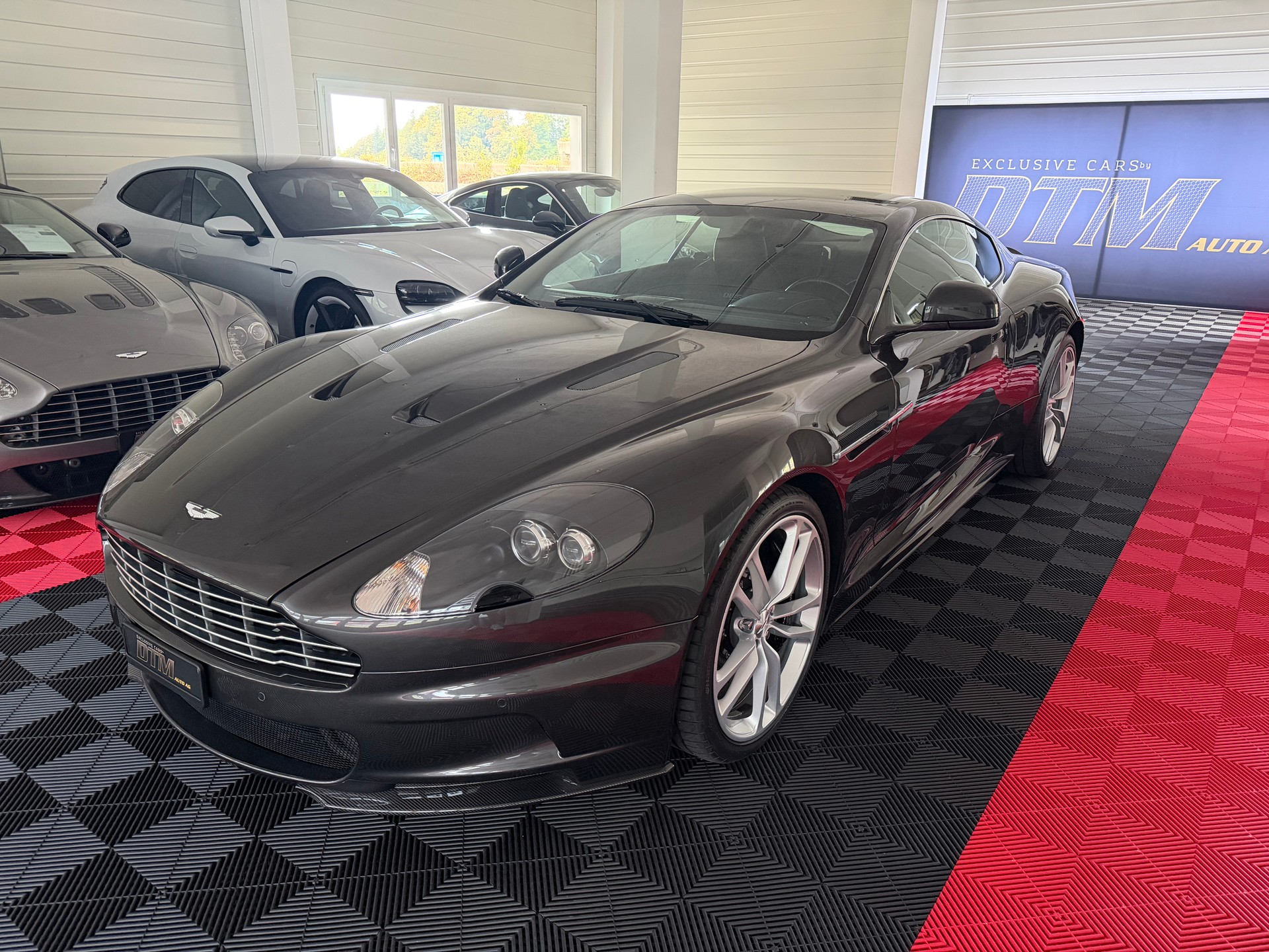 ASTON MARTIN DBS Coupé