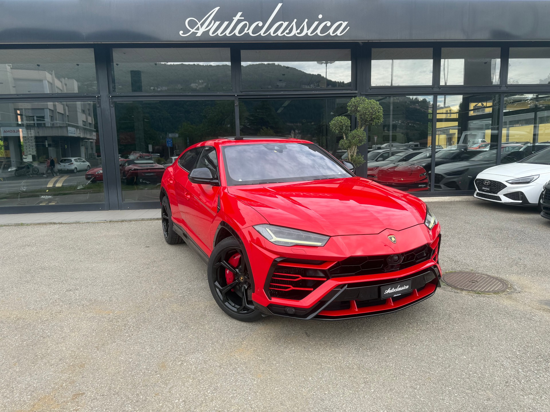 LAMBORGHINI Urus E-Gear