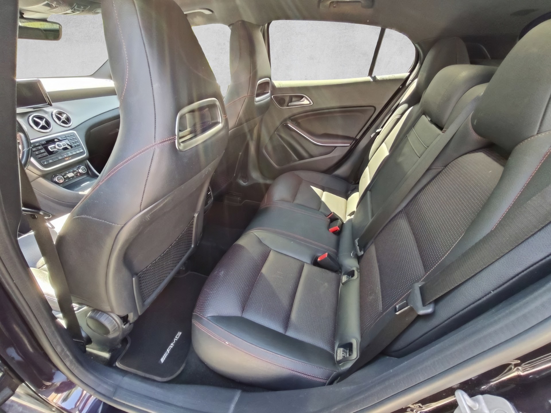 MERCEDES-BENZ GLA 220 CDI AMG Line 4Matic 7G-DCT-image-8