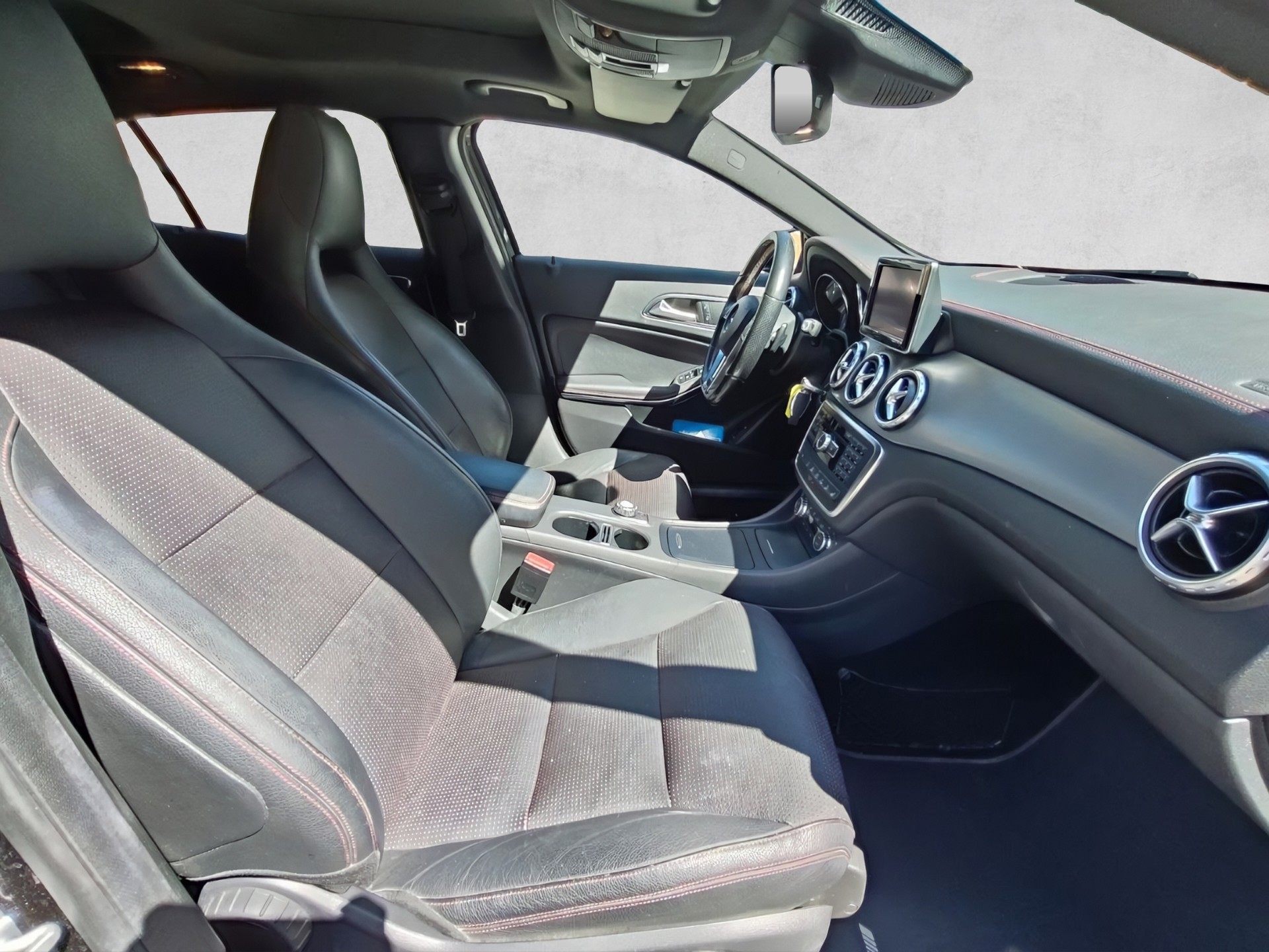 MERCEDES-BENZ GLA 220 CDI AMG Line 4Matic 7G-DCT-image-12