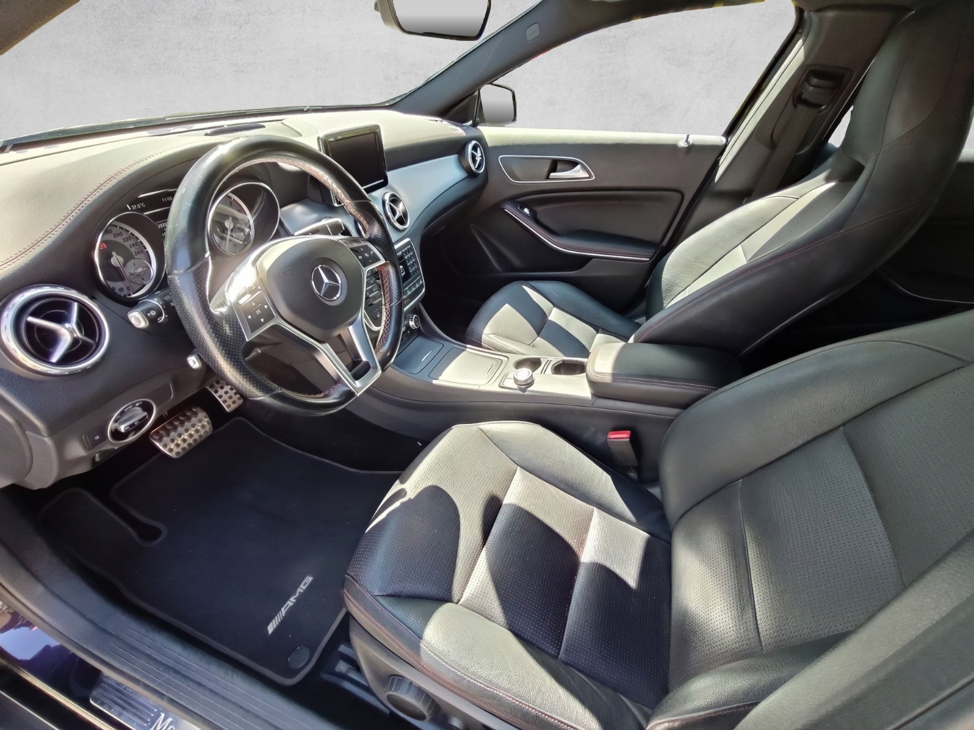 MERCEDES-BENZ GLA 220 CDI AMG Line 4Matic 7G-DCT-image-6