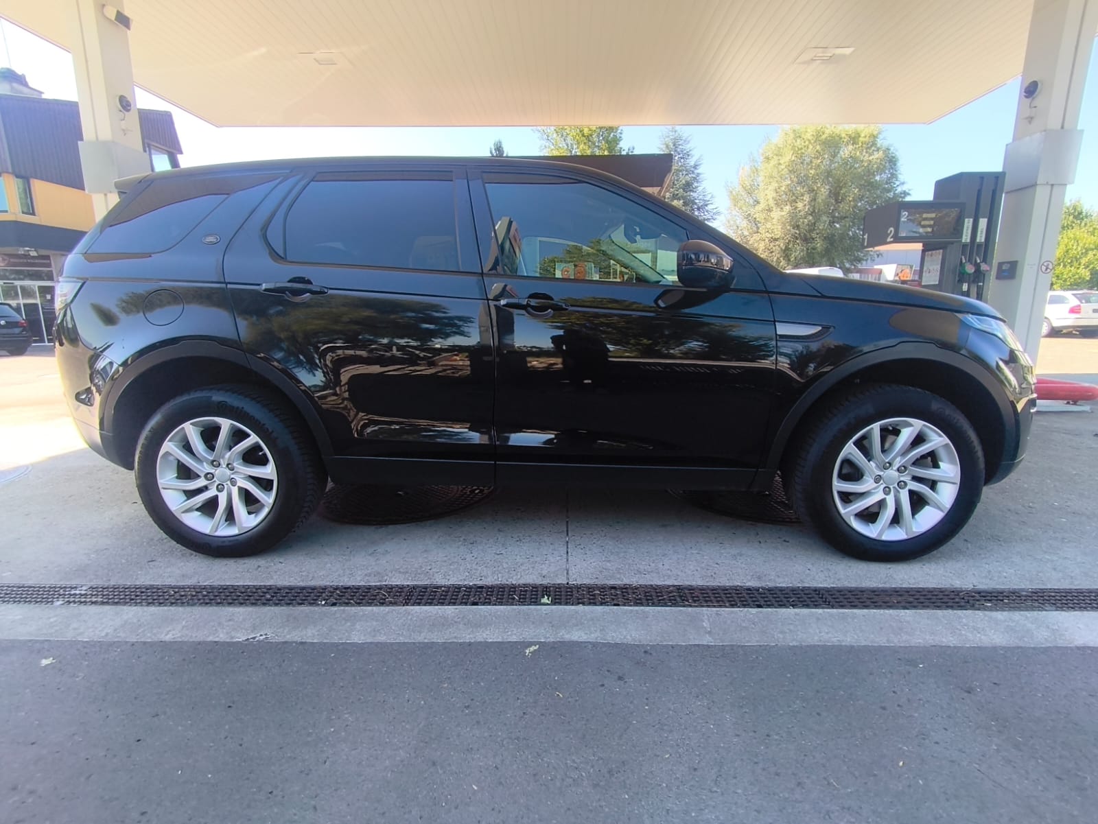 LAND ROVER Discovery Sport 2.0 TD4 HSE Luxury AT9-image-5