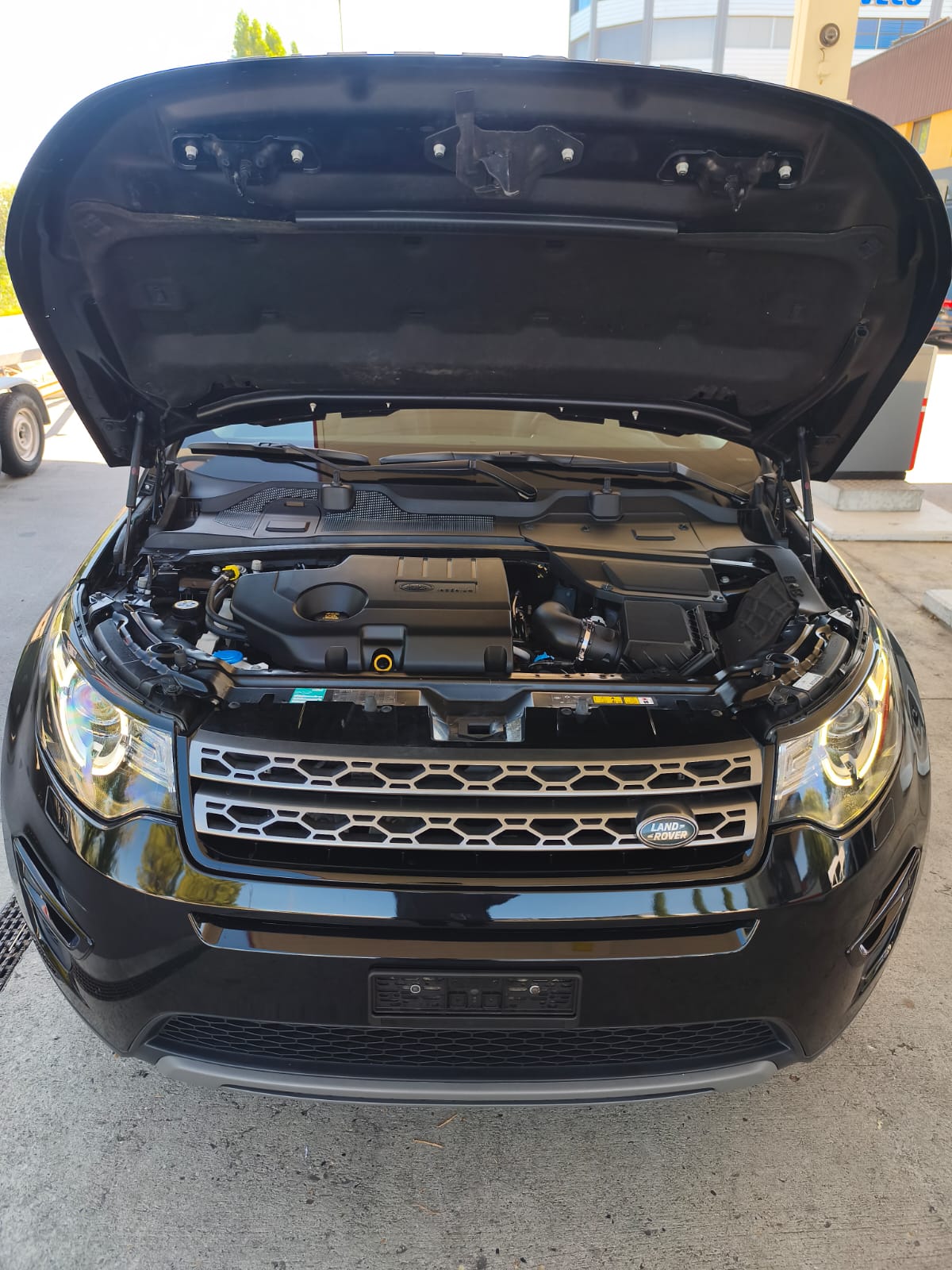 LAND ROVER Discovery Sport 2.0 TD4 HSE Luxury AT9-image-25