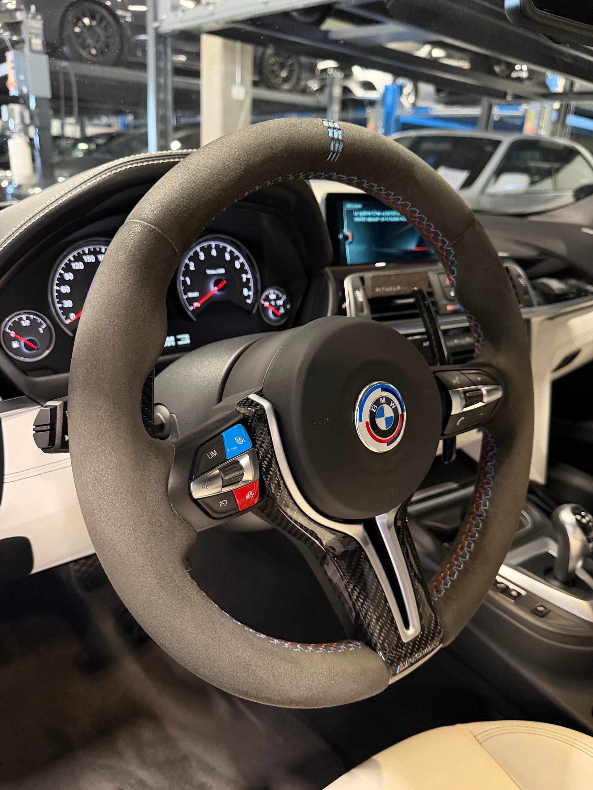 BMW M3 Competition Drivelogic *Tanzanite-Grail*-image-9