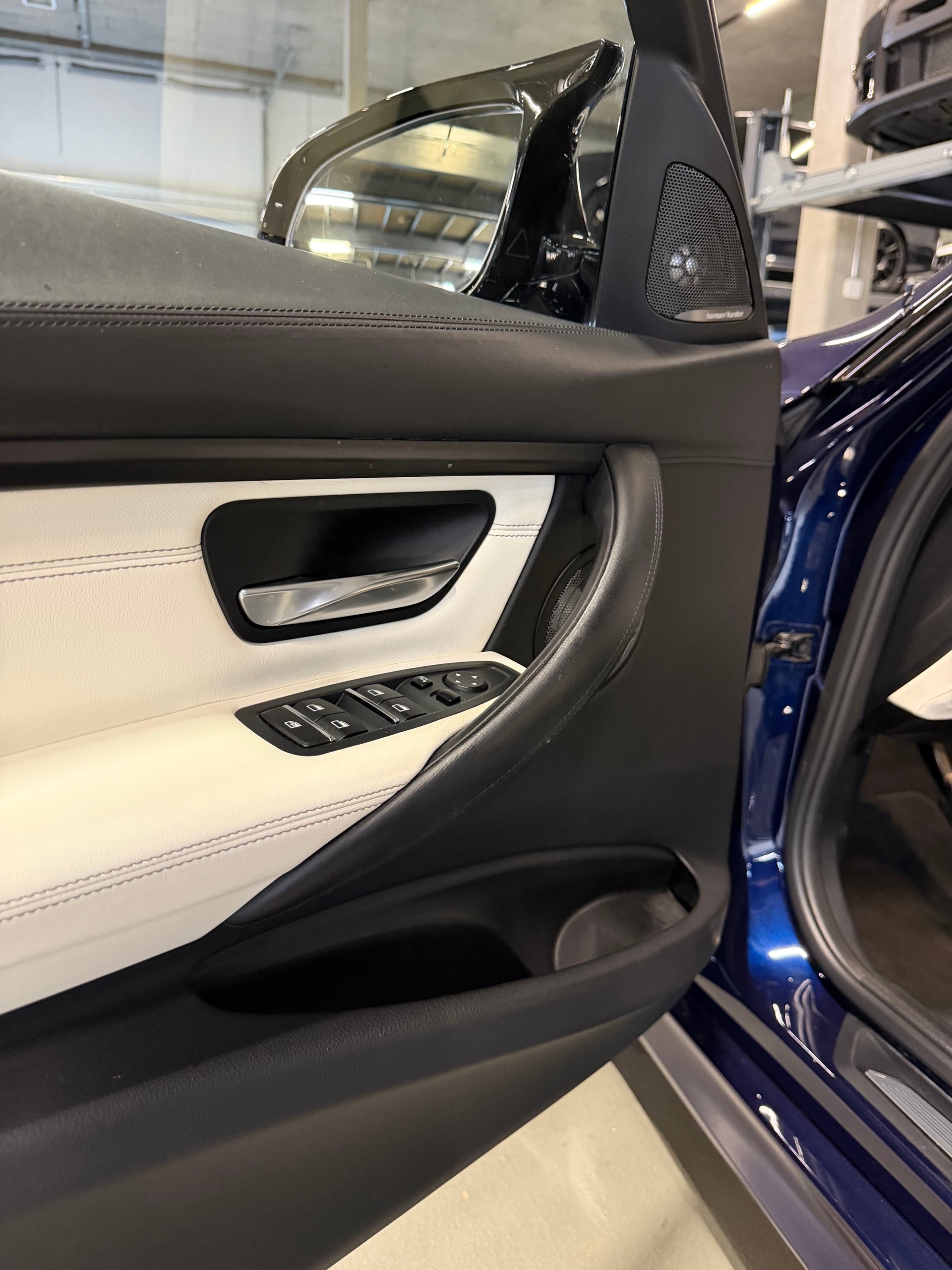 BMW M3 Competition Drivelogic *Tanzanite-Grail*-image-12