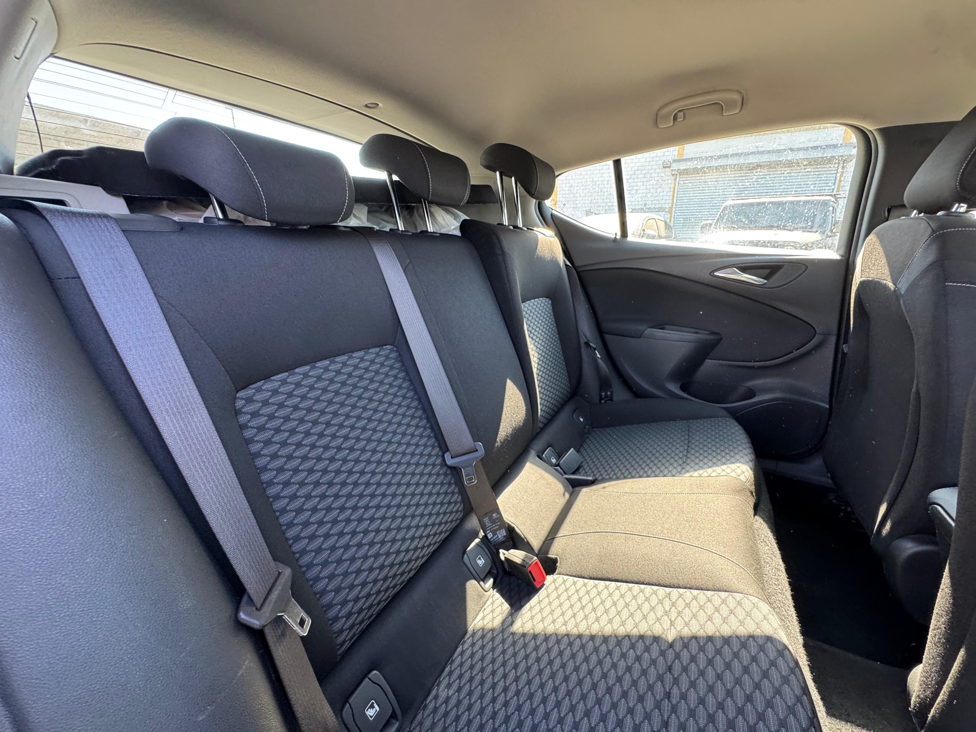 OPEL Astra 1.0i Turbo Enjoy Easytronic-image-9