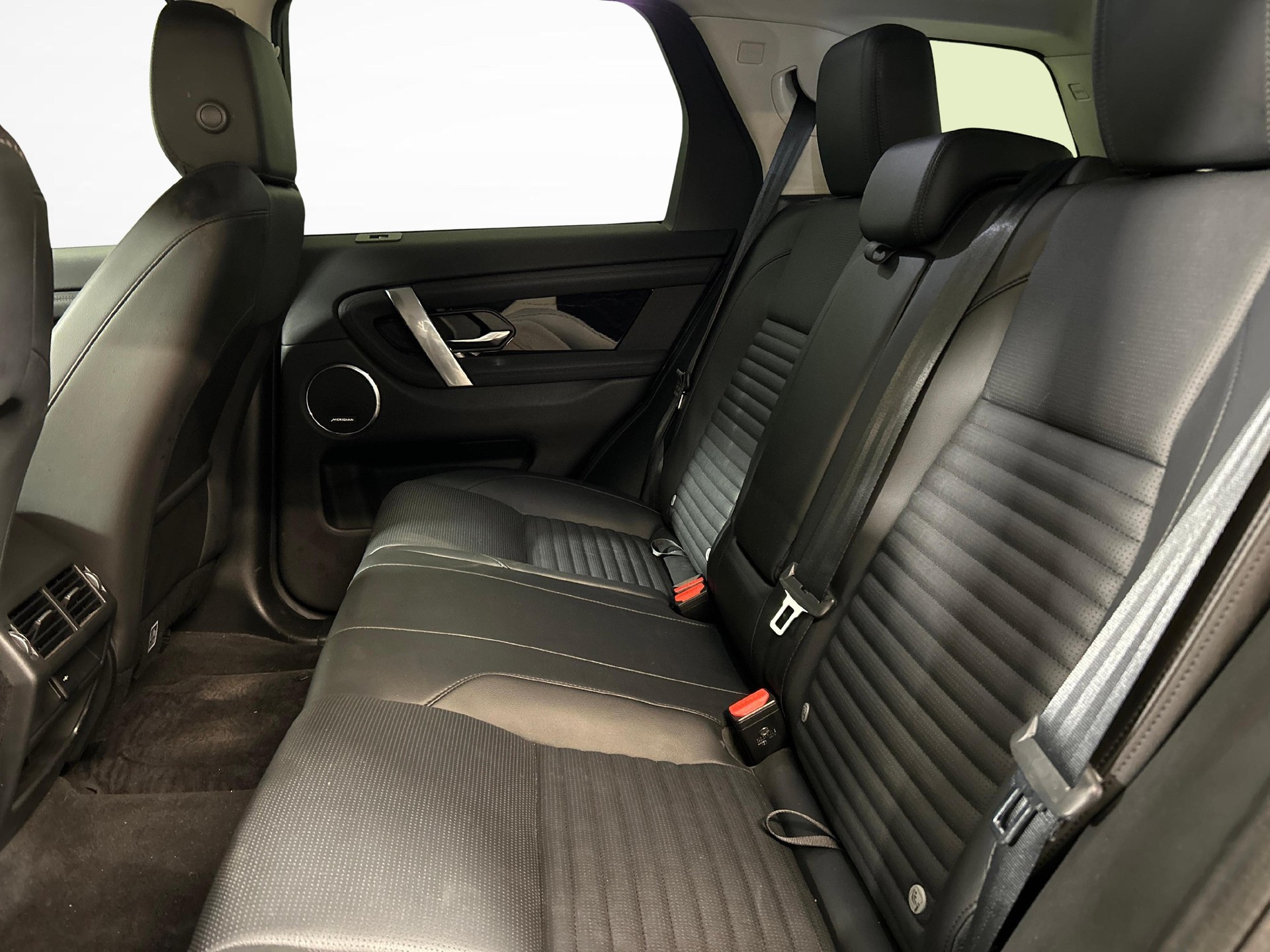 LAND ROVER Discovery Sport 2.0 SD4 200 SE-showroom-element-3