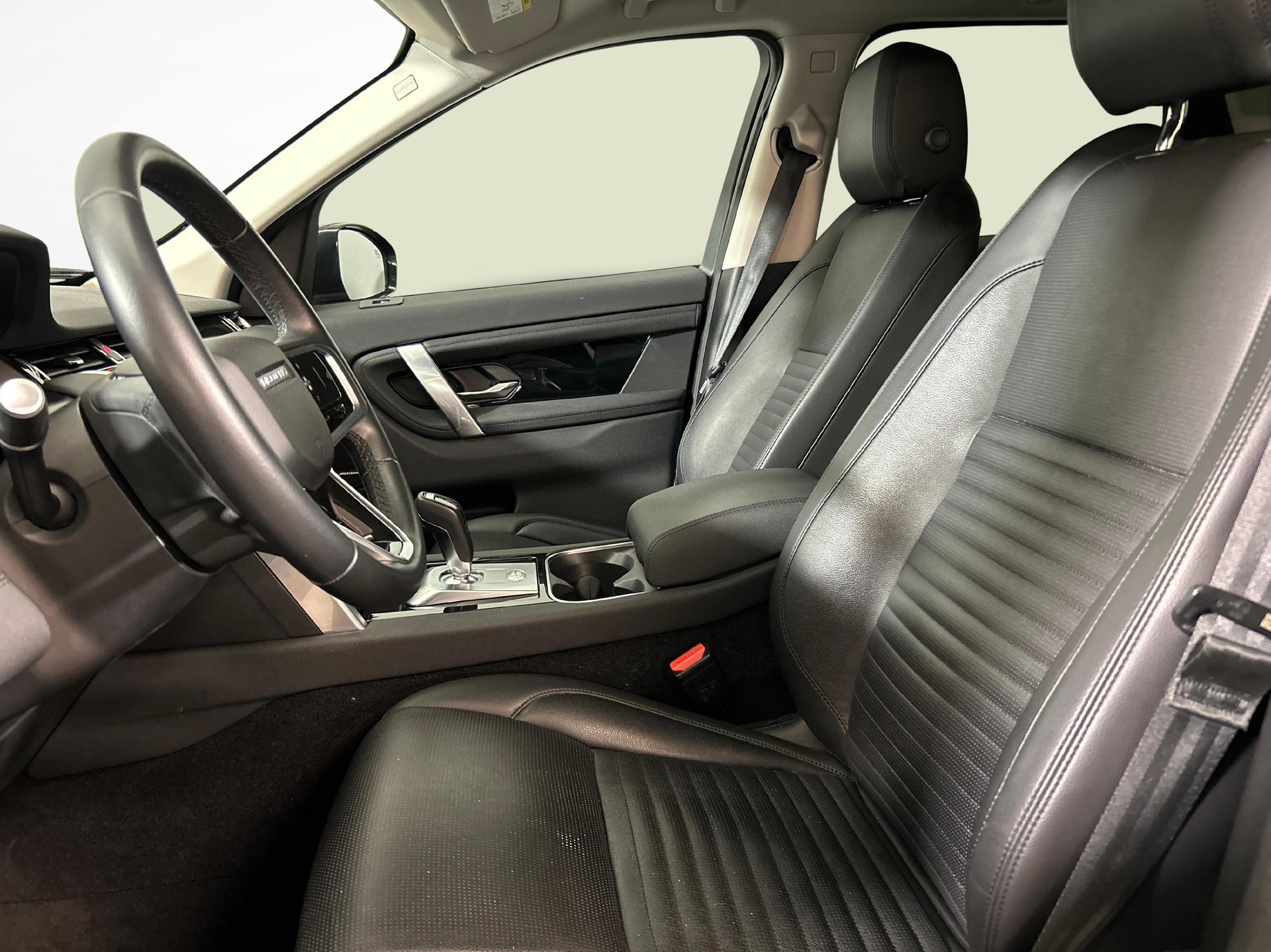 LAND ROVER Discovery Sport 2.0 SD4 200 SE-showroom-element-2
