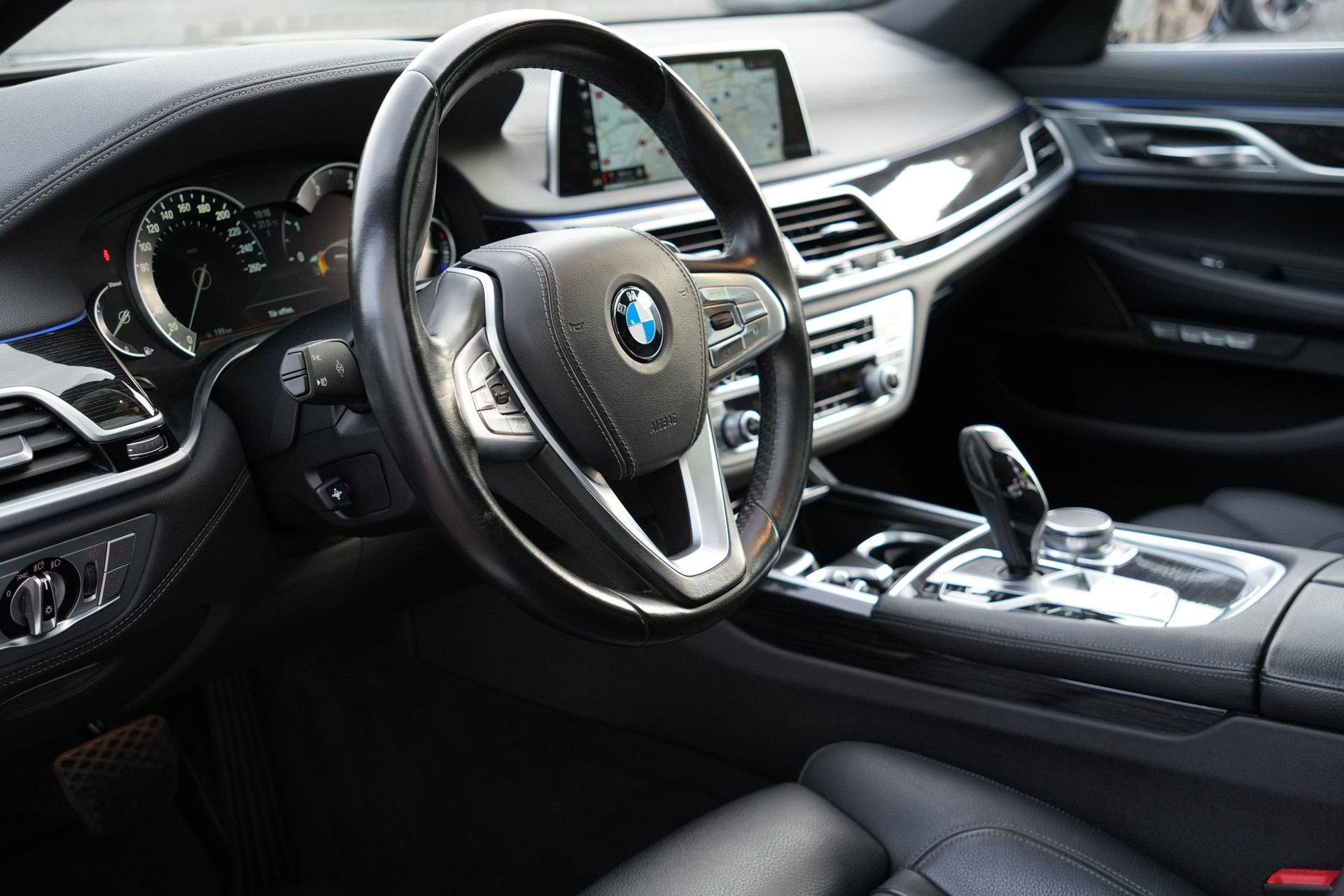 BMW 730d xDrive Steptronic M Sport-image-11