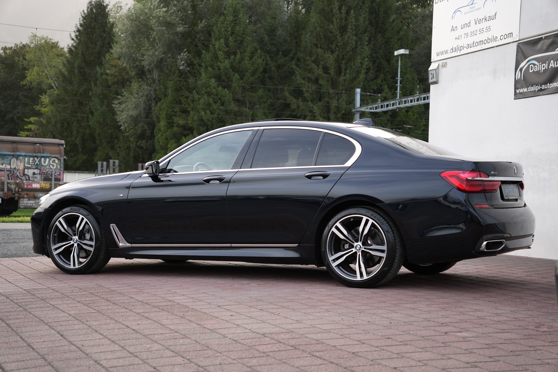 BMW 730d xDrive Steptronic M Sport-showroom-element-1