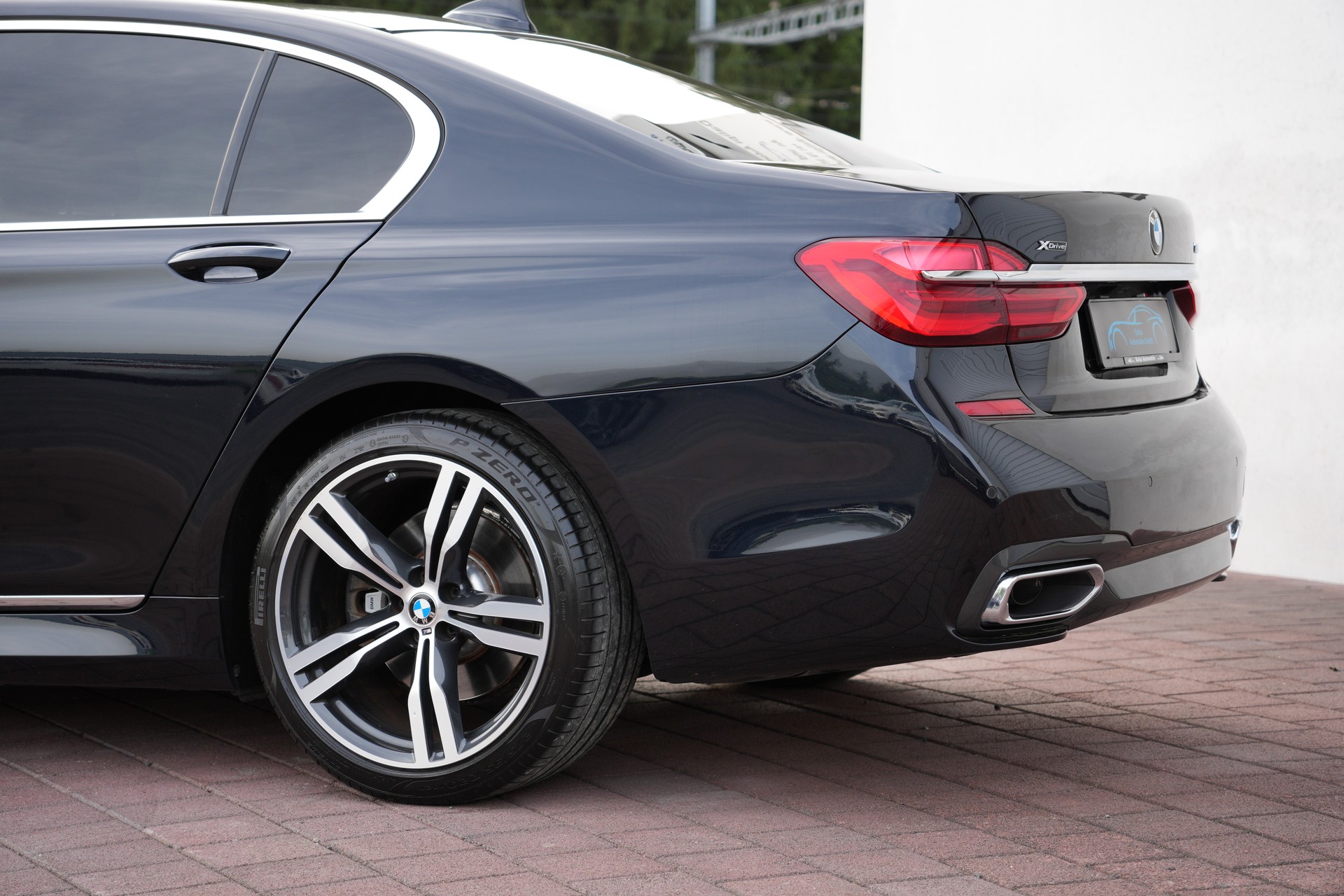 BMW 730d xDrive Steptronic M Sport-showroom-element-2
