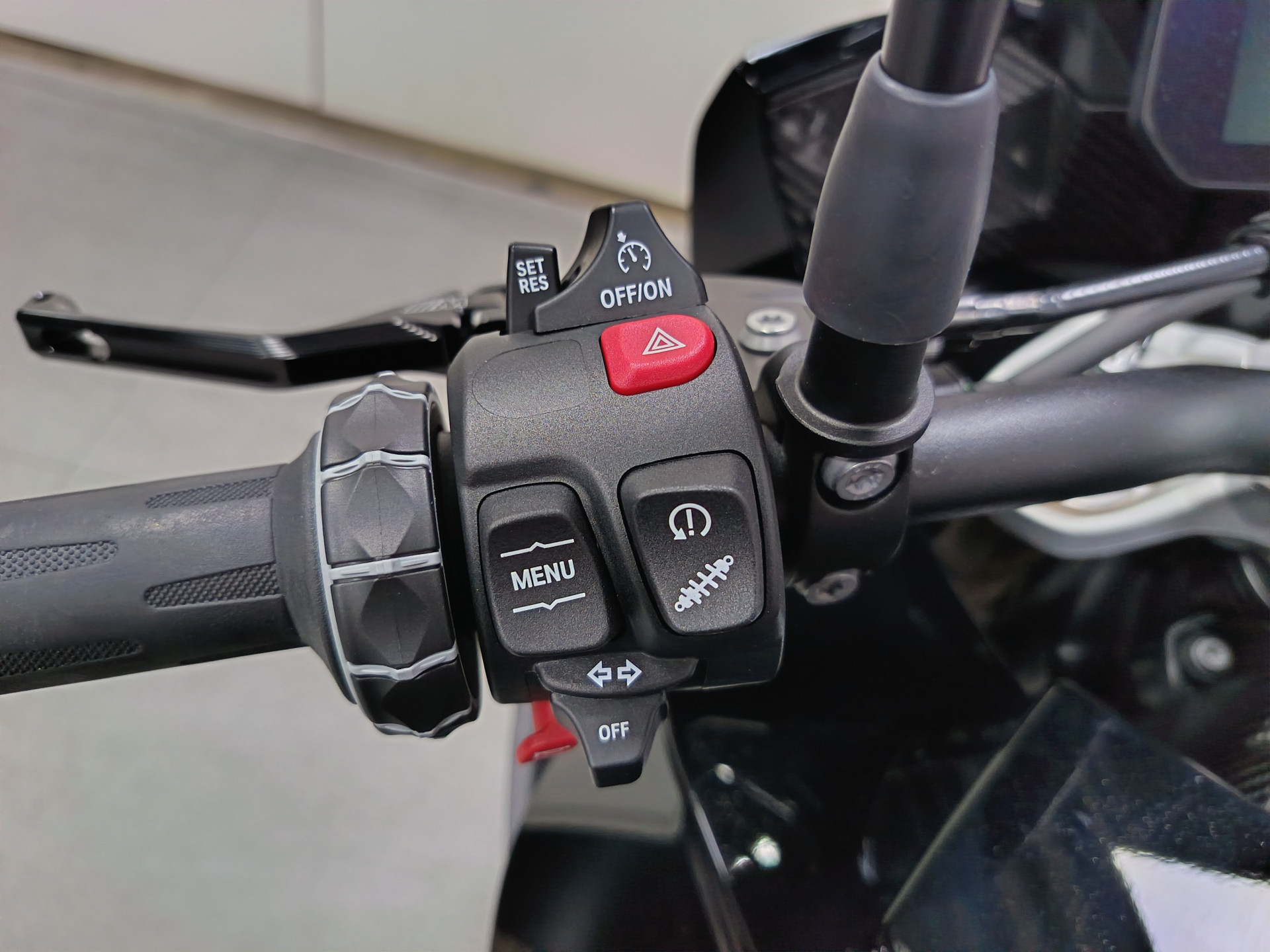 BMW S 1000 XR *** Carbon Pack + Killed Parts Pack ***-image-4