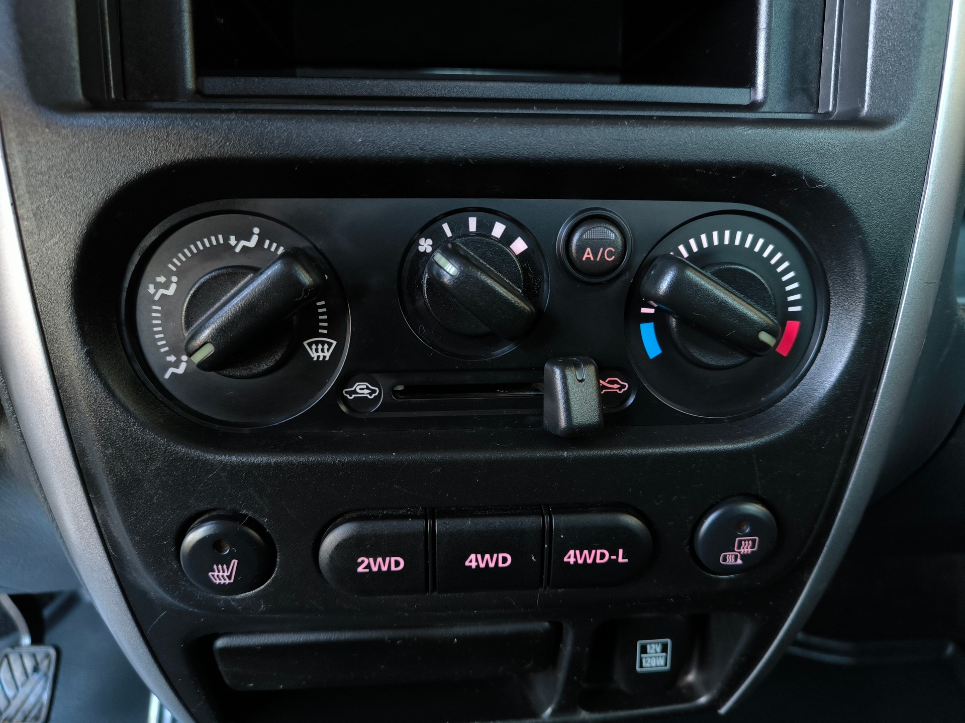 SUZUKI Jimny 1.3 Top avec Lame à neige-image-9