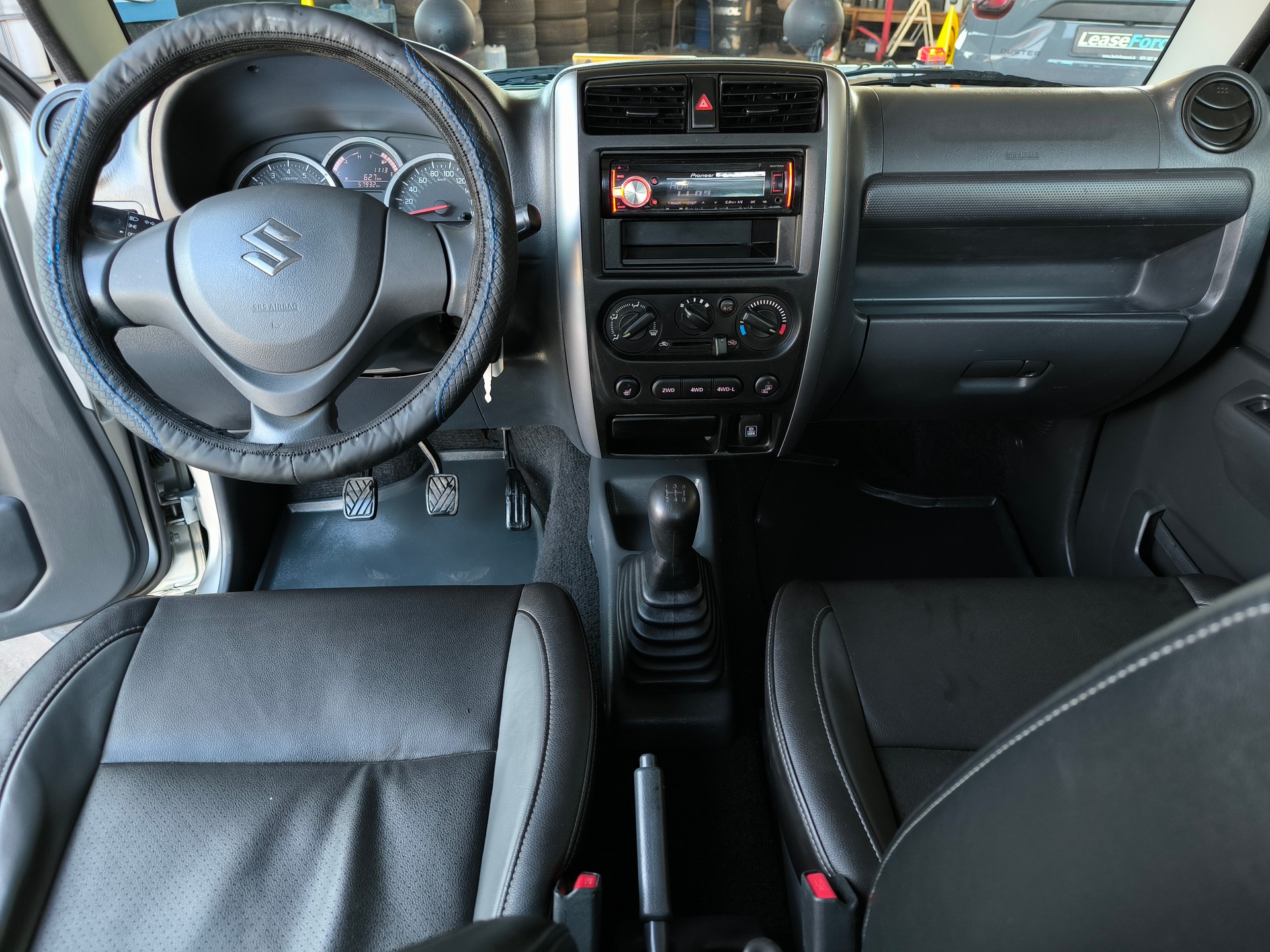 SUZUKI Jimny 1.3 Top avec Lame à neige-image-7