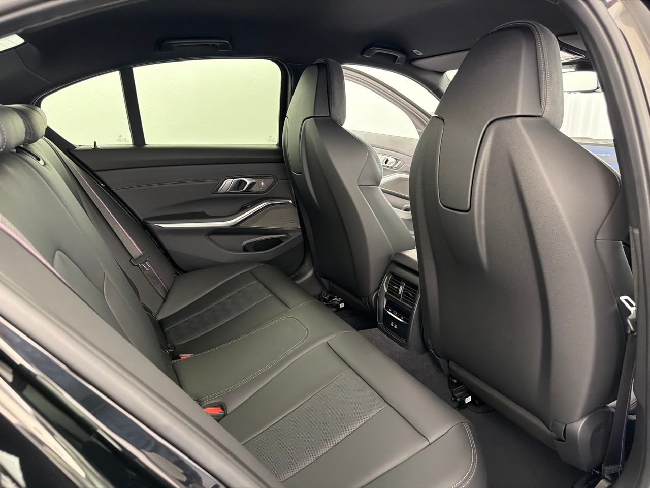 BMW M3 Competition M xDrive-image-6