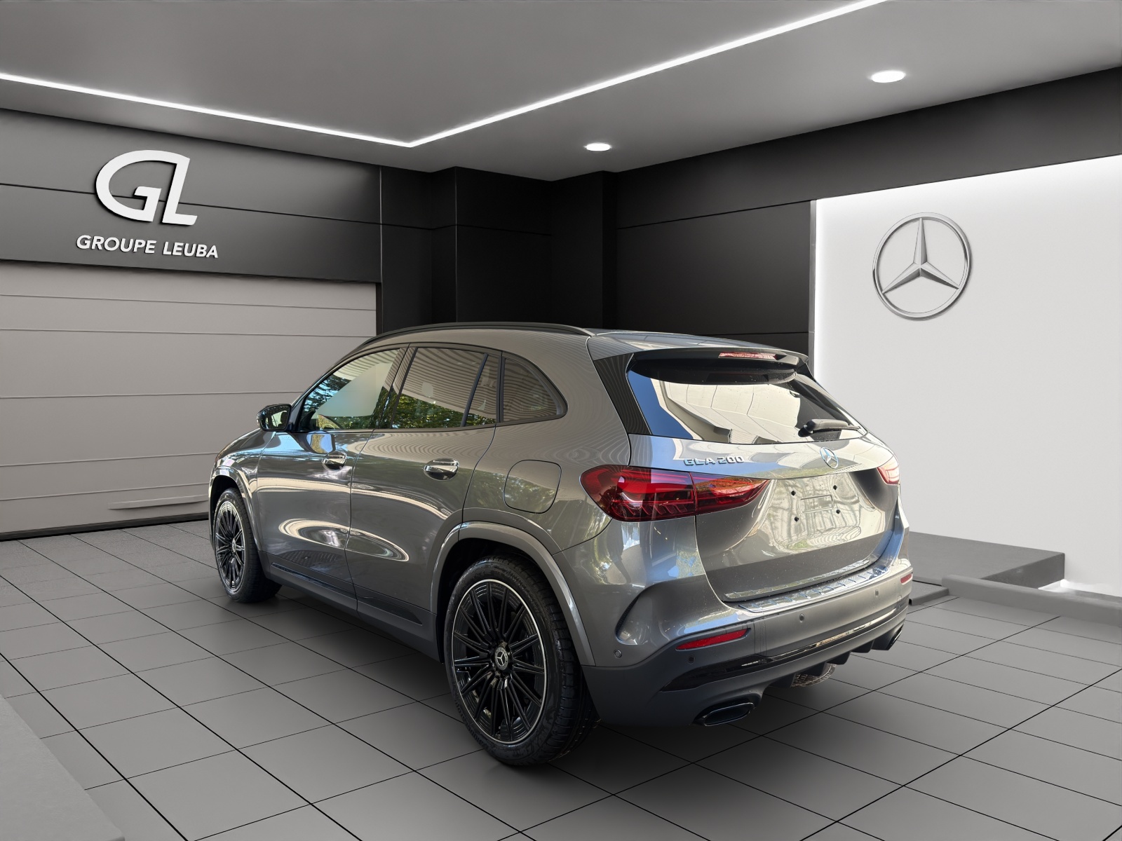 MERCEDES-BENZ GLA 200 Night Star 7G-DCT-showroom-element-3