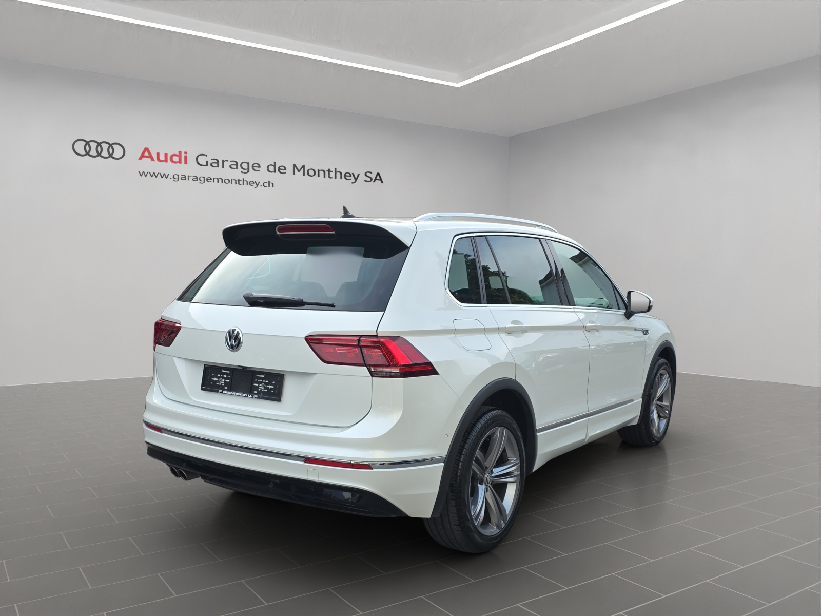 VW Tiguan 2.0TSI Highline 4Motion DSG-image-3
