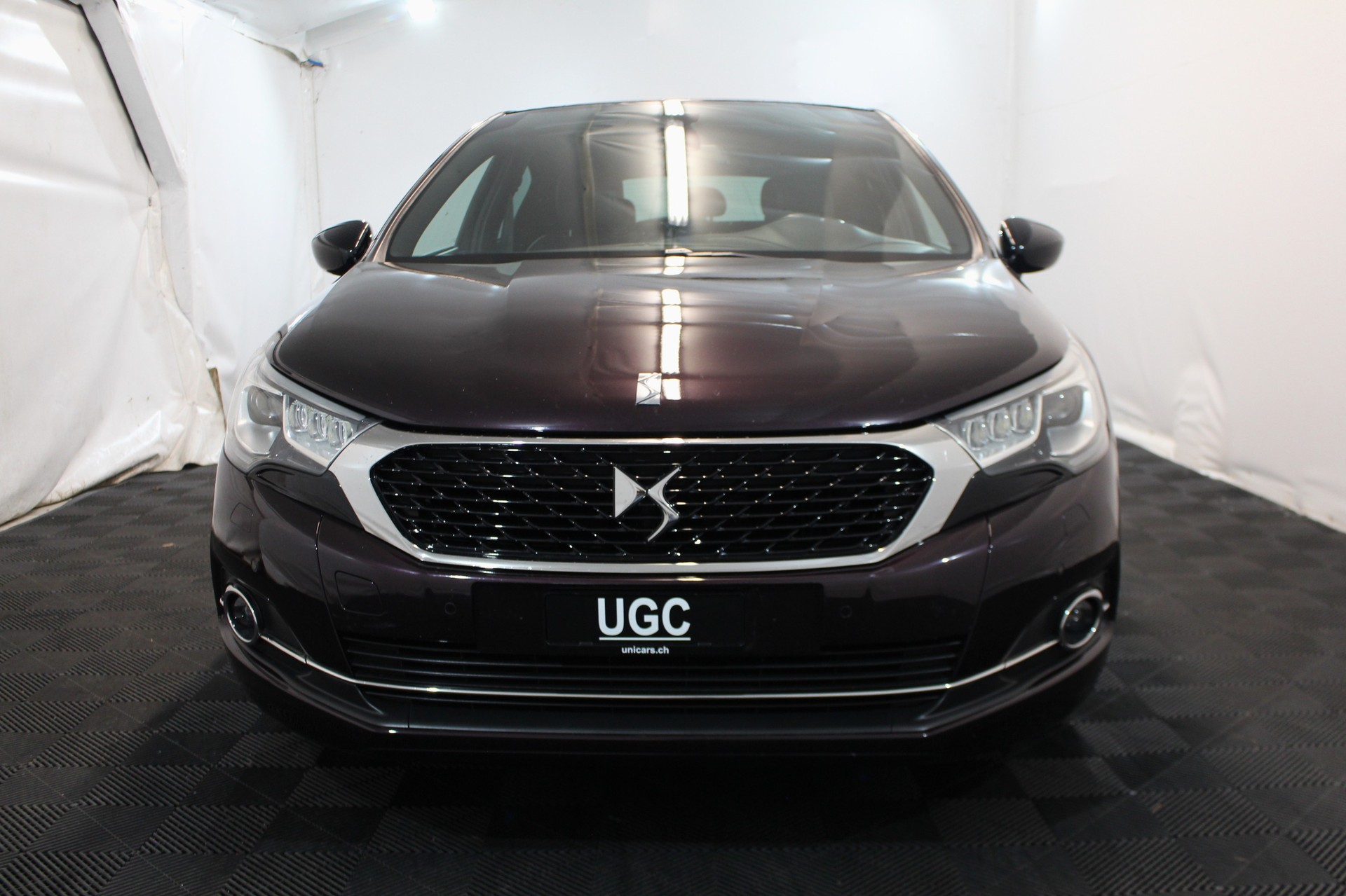 DS AUTOMOBILES DS4 2.0 BlueHDi 180 Sport Chic-showroom-element-1