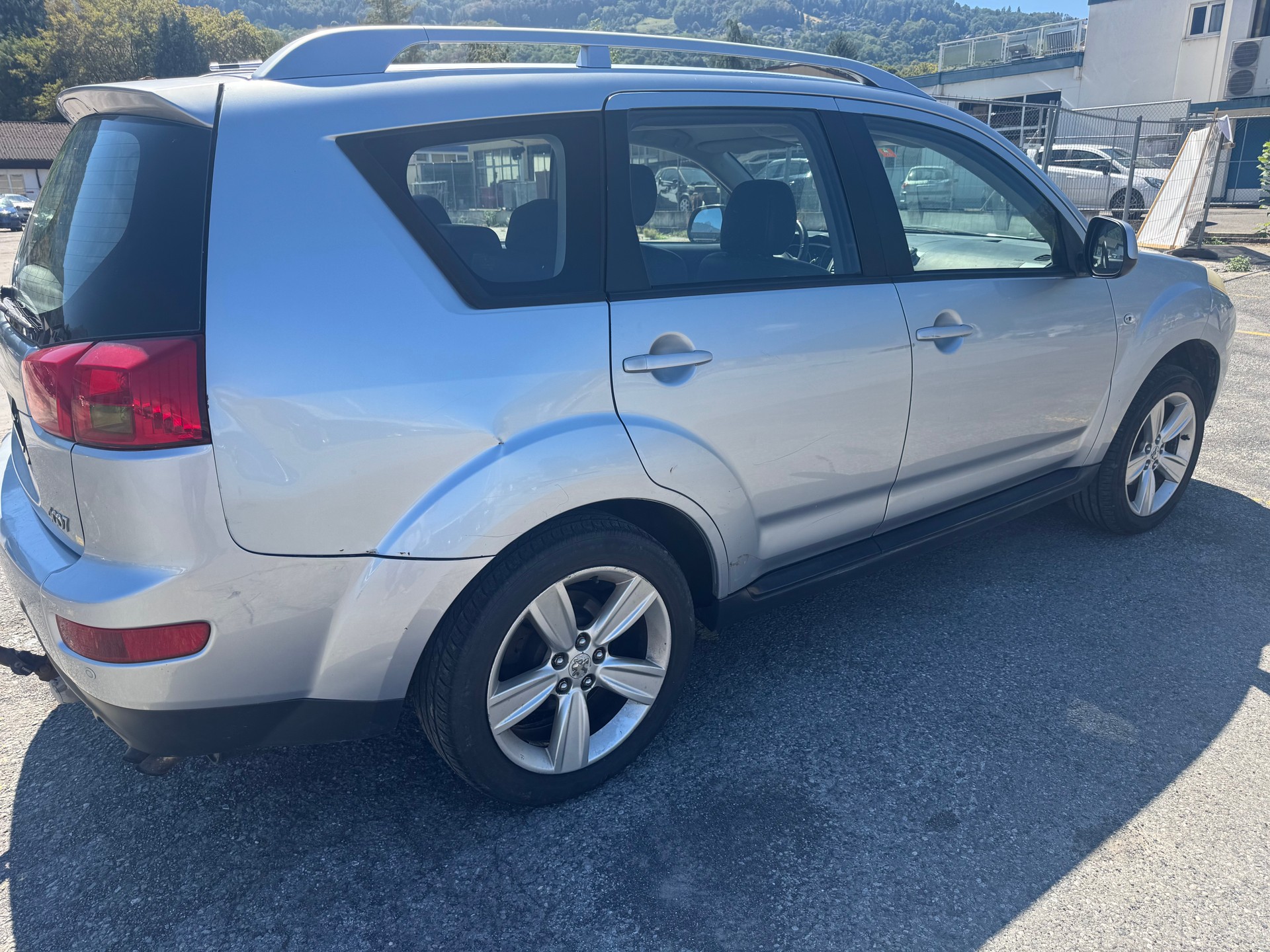 PEUGEOT 4007 2.2 HDi Platinum Edition-image-3