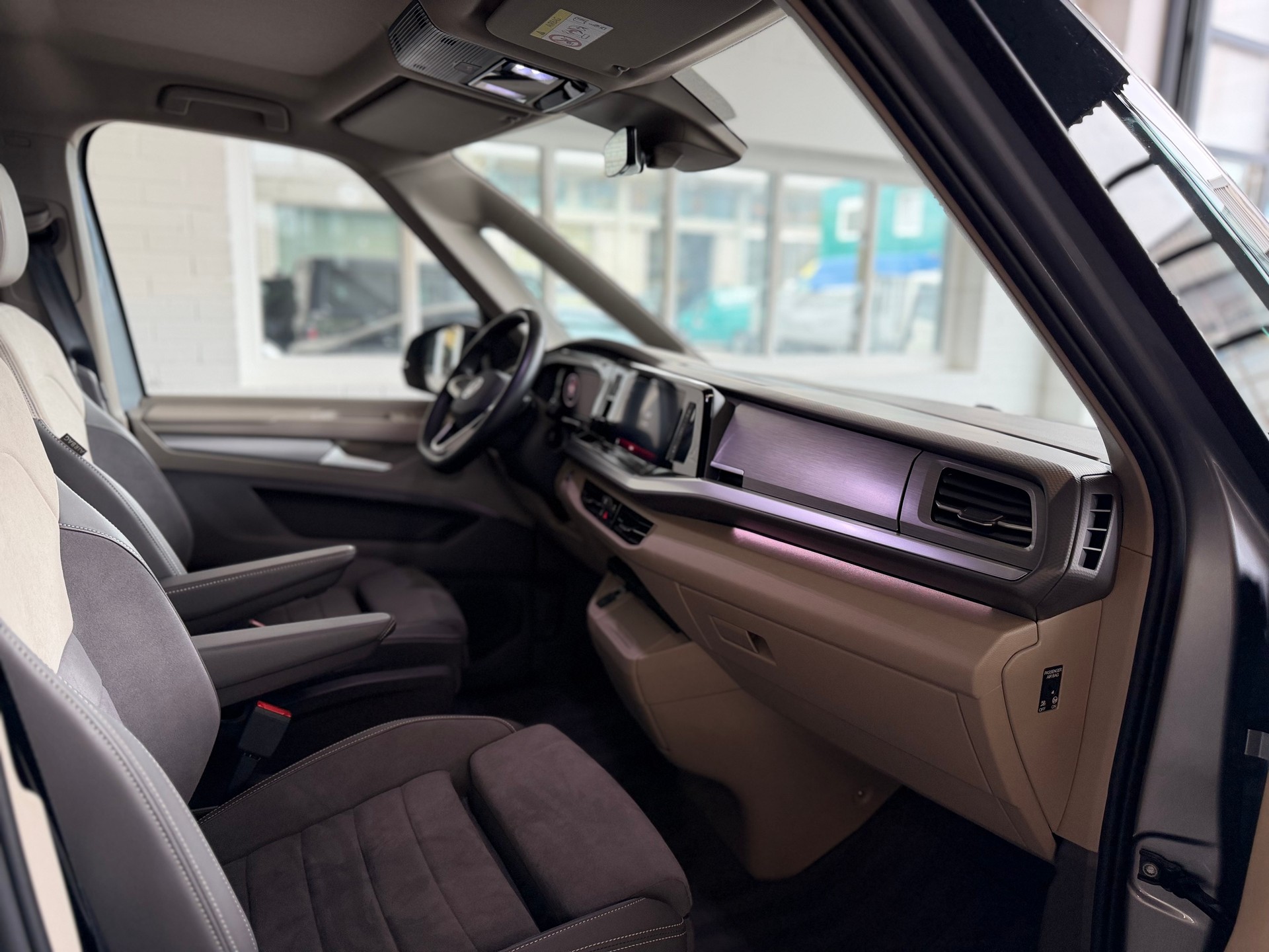 VW Multivan 2.0 TDI Life DSG Lang * BULLI EDITION * 7 SITZER LEDER / ALCANTARA * STANDHEIZUNG * HEAD UP *-image-10