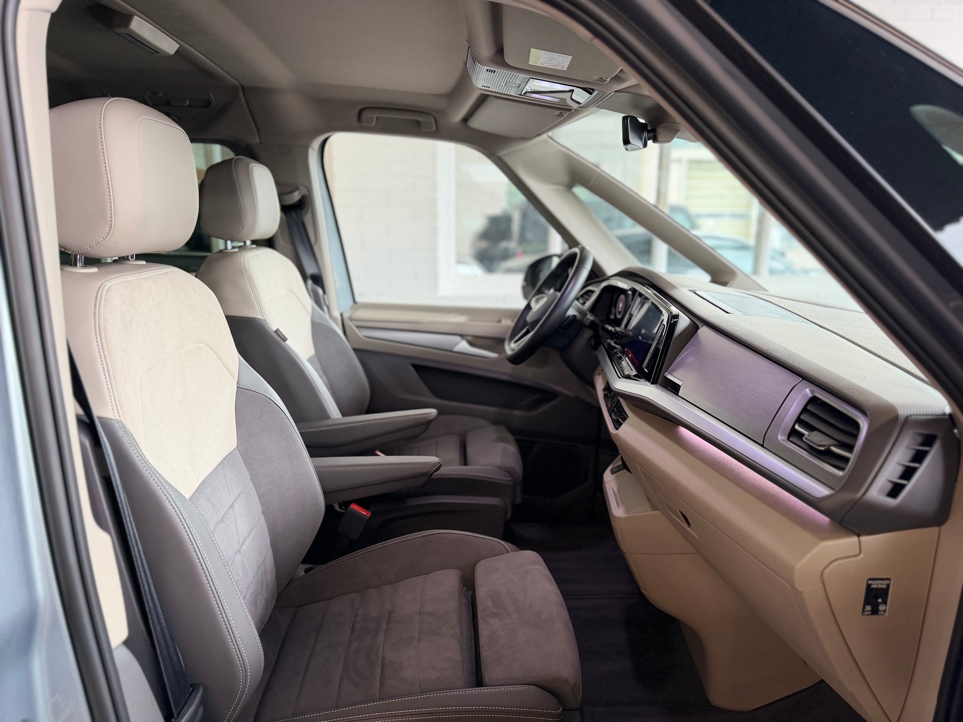 VW Multivan 2.0 TDI Life DSG Lang * BULLI EDITION * 7 SITZER LEDER / ALCANTARA * STANDHEIZUNG * HEAD UP *-image-9