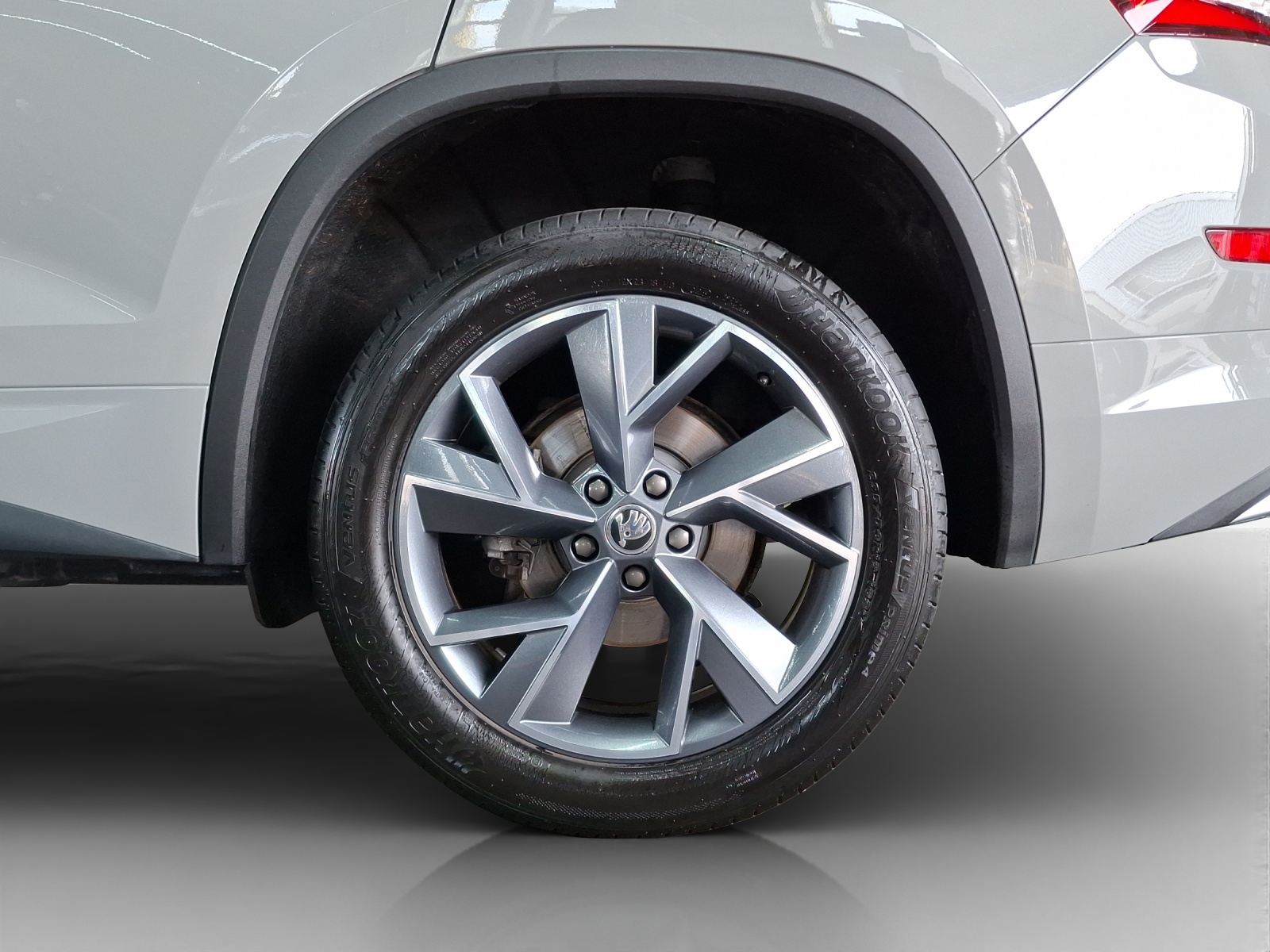 SKODA Kodiaq 2.0 TSI 4x4 Sport Line-image-13