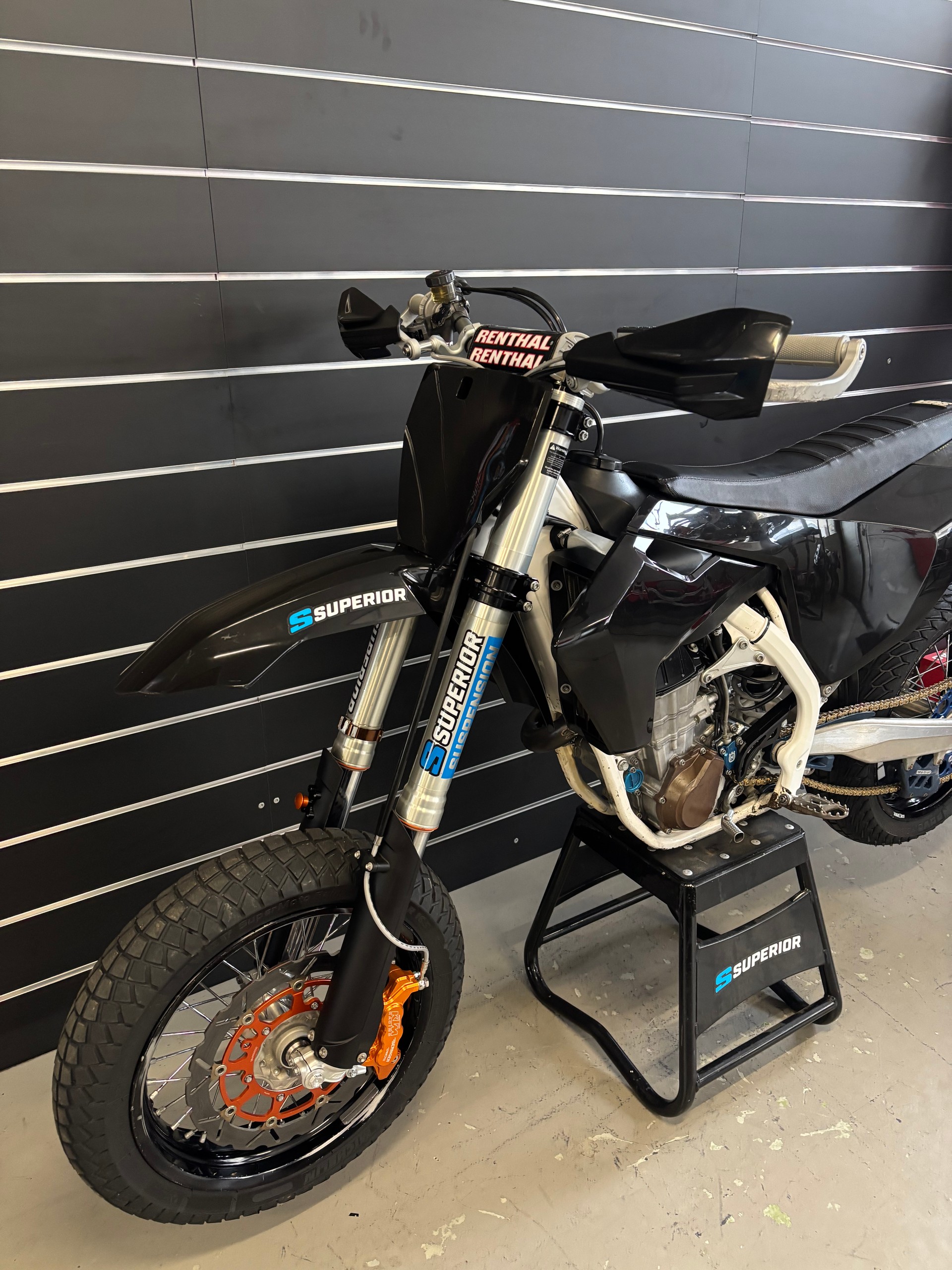 HUSQVARNA FC 450 Supermoto 2018-image-4