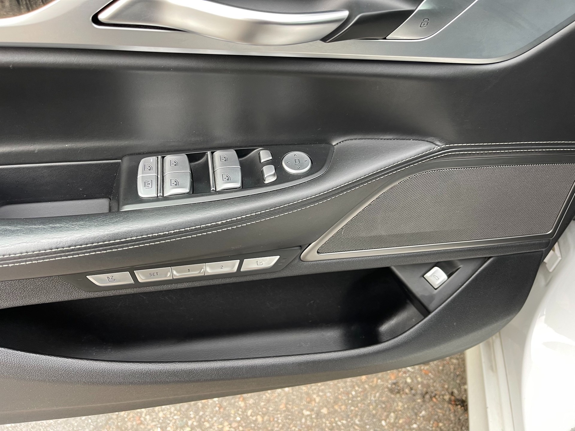 BMW 750Ld xDrive Steptronic-image-2