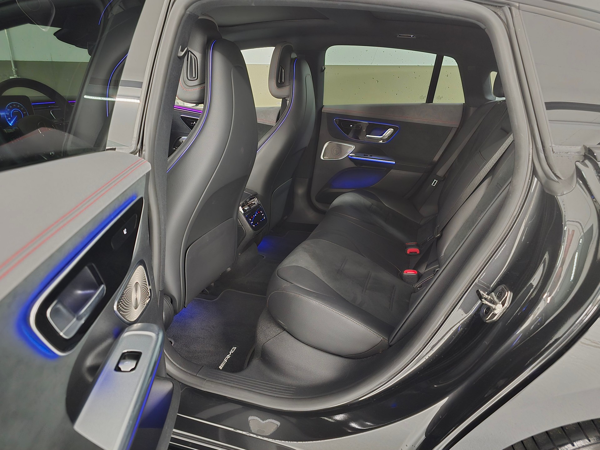 MERCEDES-BENZ EQE 43 AMG 4 Matic-image-16
