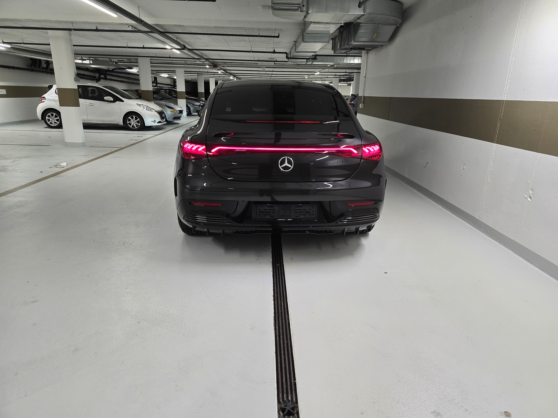 MERCEDES-BENZ EQE 43 AMG 4 Matic-image-8