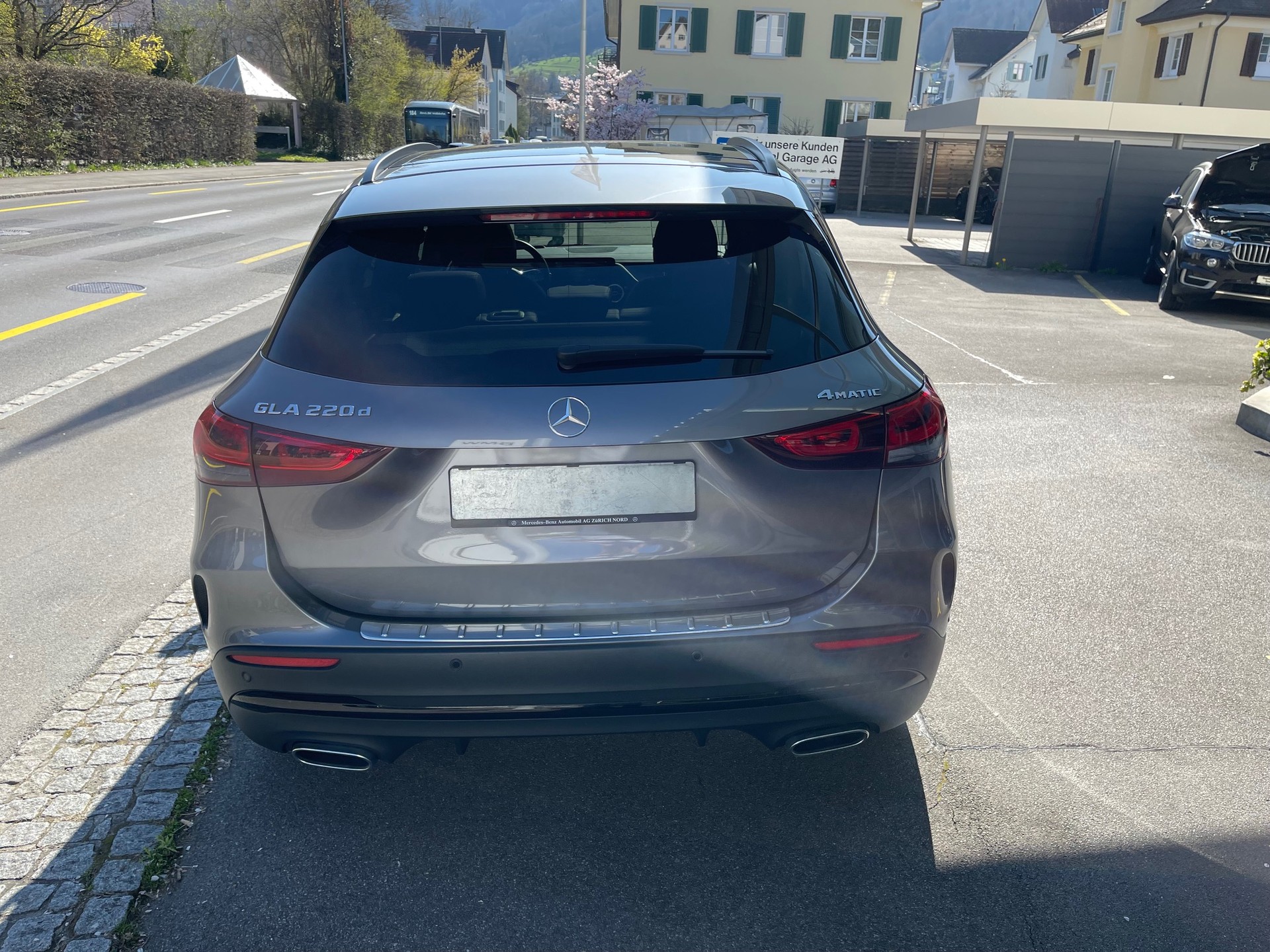 MERCEDES-BENZ GLA 220d 4Matic AMG Line 8G-DCT-image-4