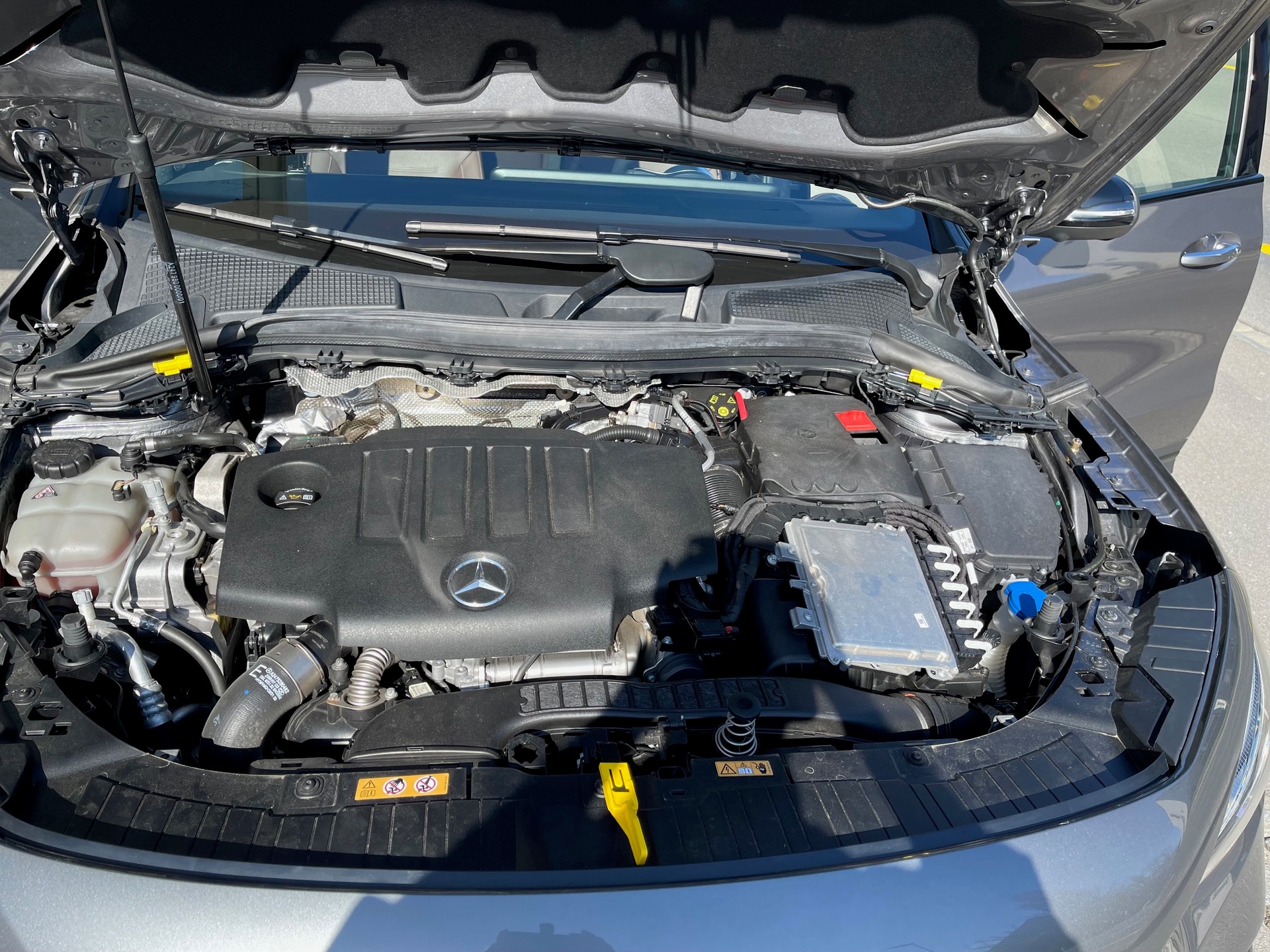 MERCEDES-BENZ GLA 220d 4Matic AMG Line 8G-DCT-image-15