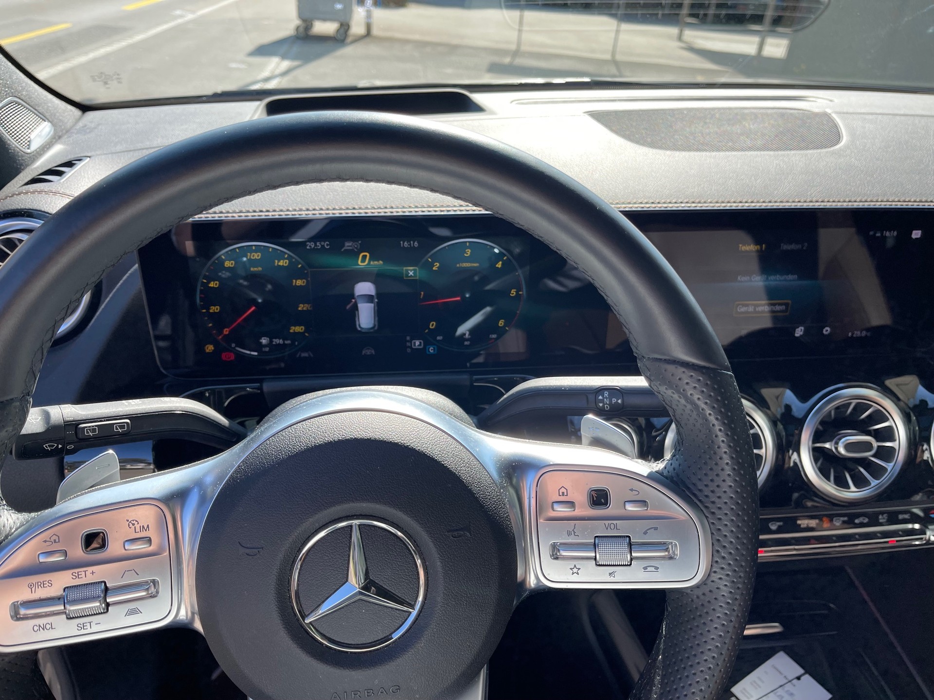 MERCEDES-BENZ GLA 220d 4Matic AMG Line 8G-DCT-image-10