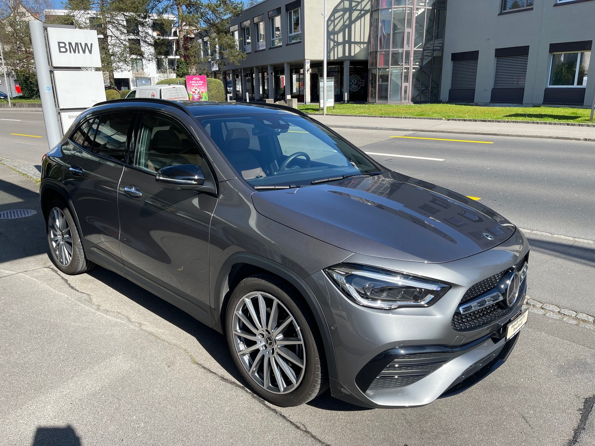 MERCEDES-BENZ GLA 220d 4Matic AMG Line 8G-DCT-image-6