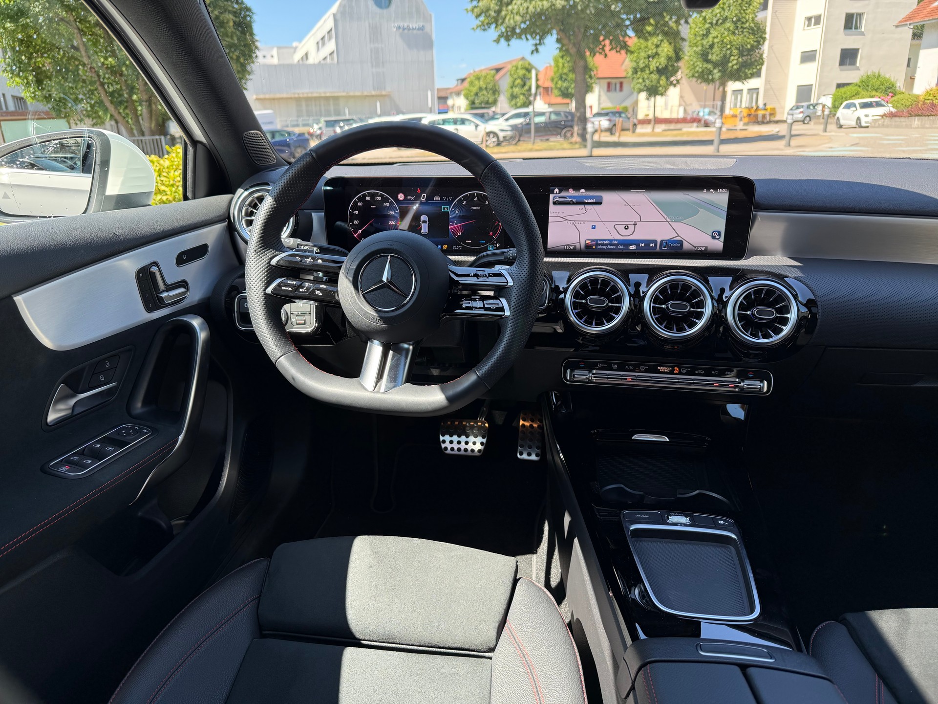 MERCEDES-BENZ A 250 4Matic 8G-DCT-image-4