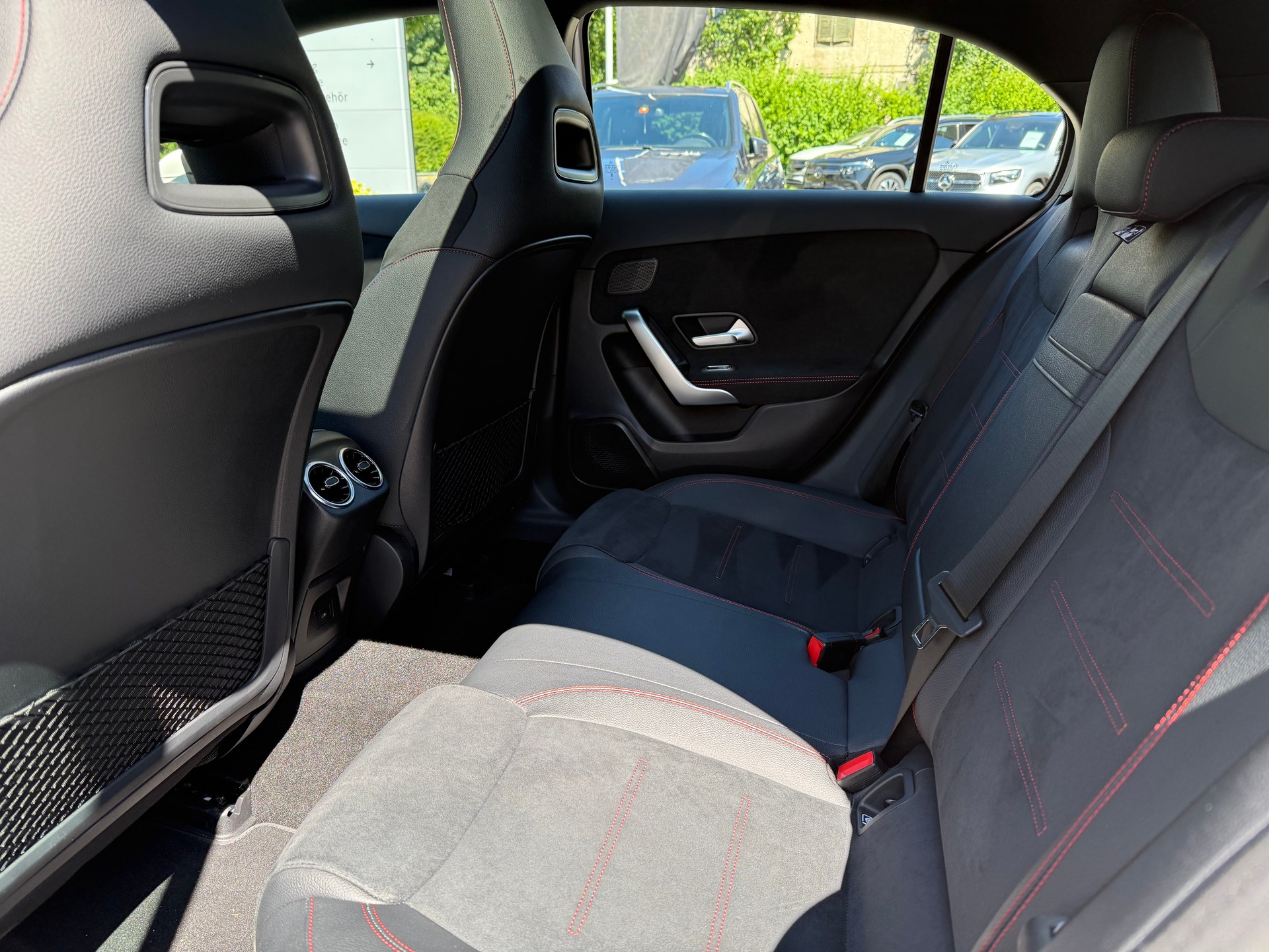 MERCEDES-BENZ A 250 4Matic 8G-DCT-image-5